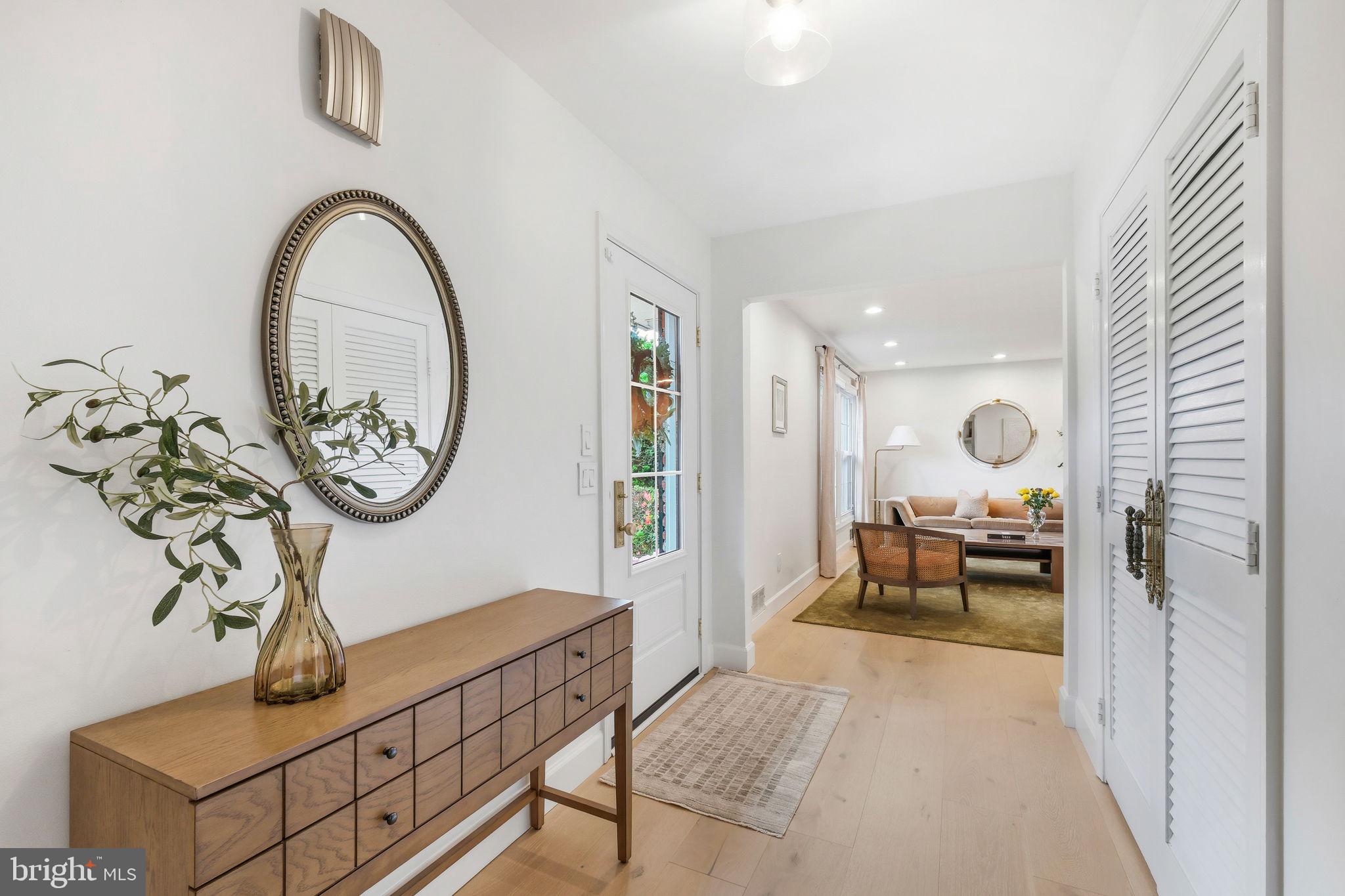 FOX HILLS - Residential