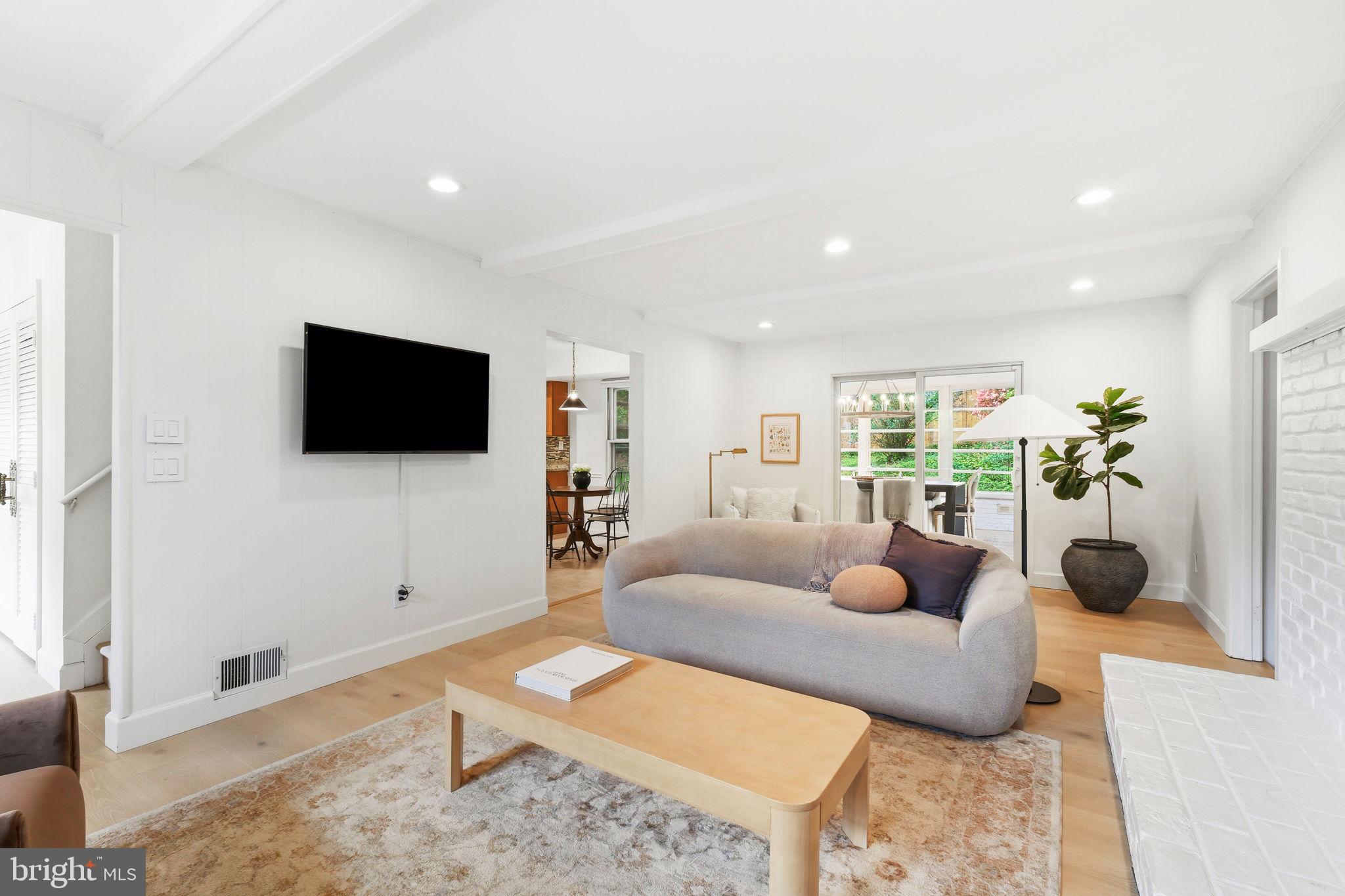 FOX HILLS - Residential