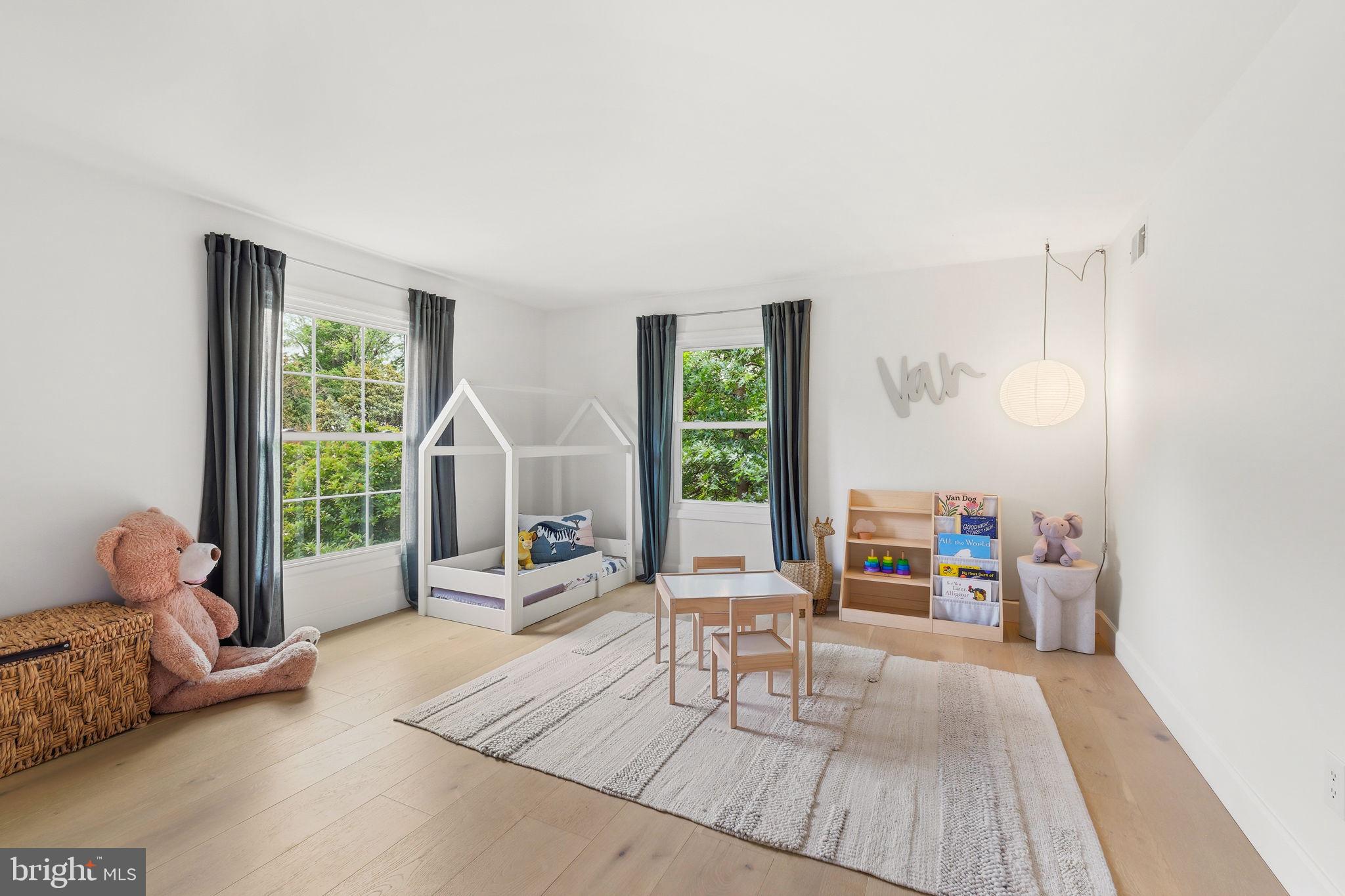 FOX HILLS - Residential