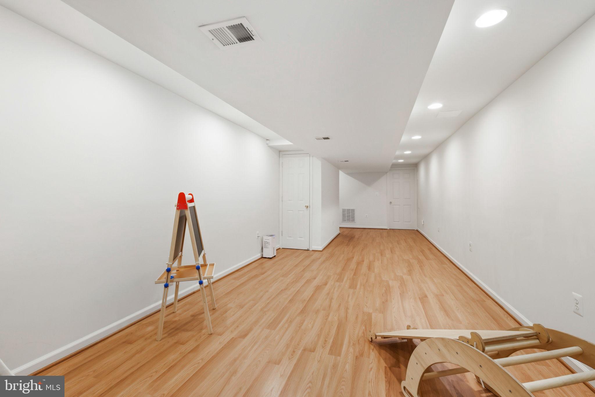 FOX HILLS - Residential