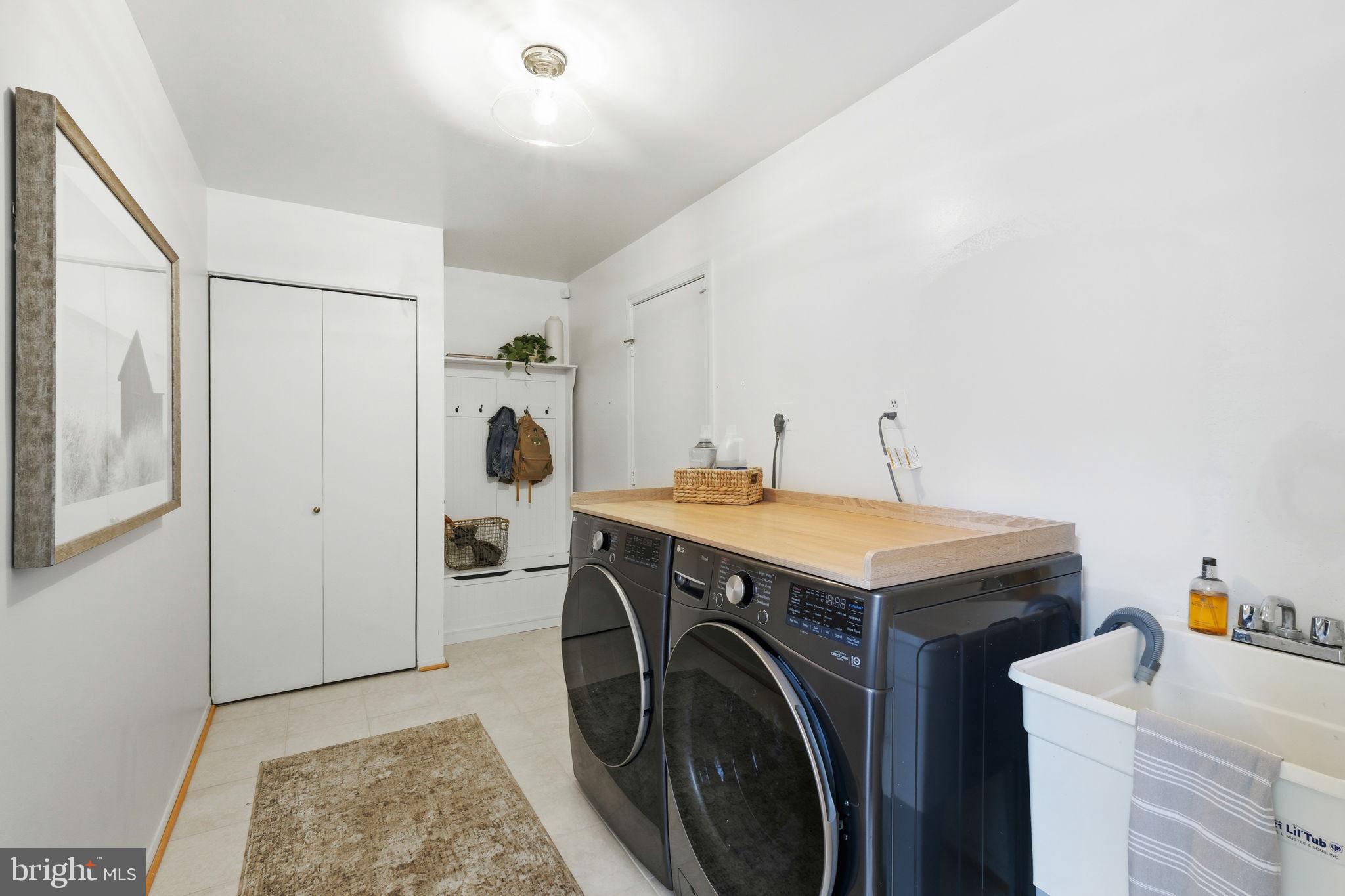 FOX HILLS - Residential