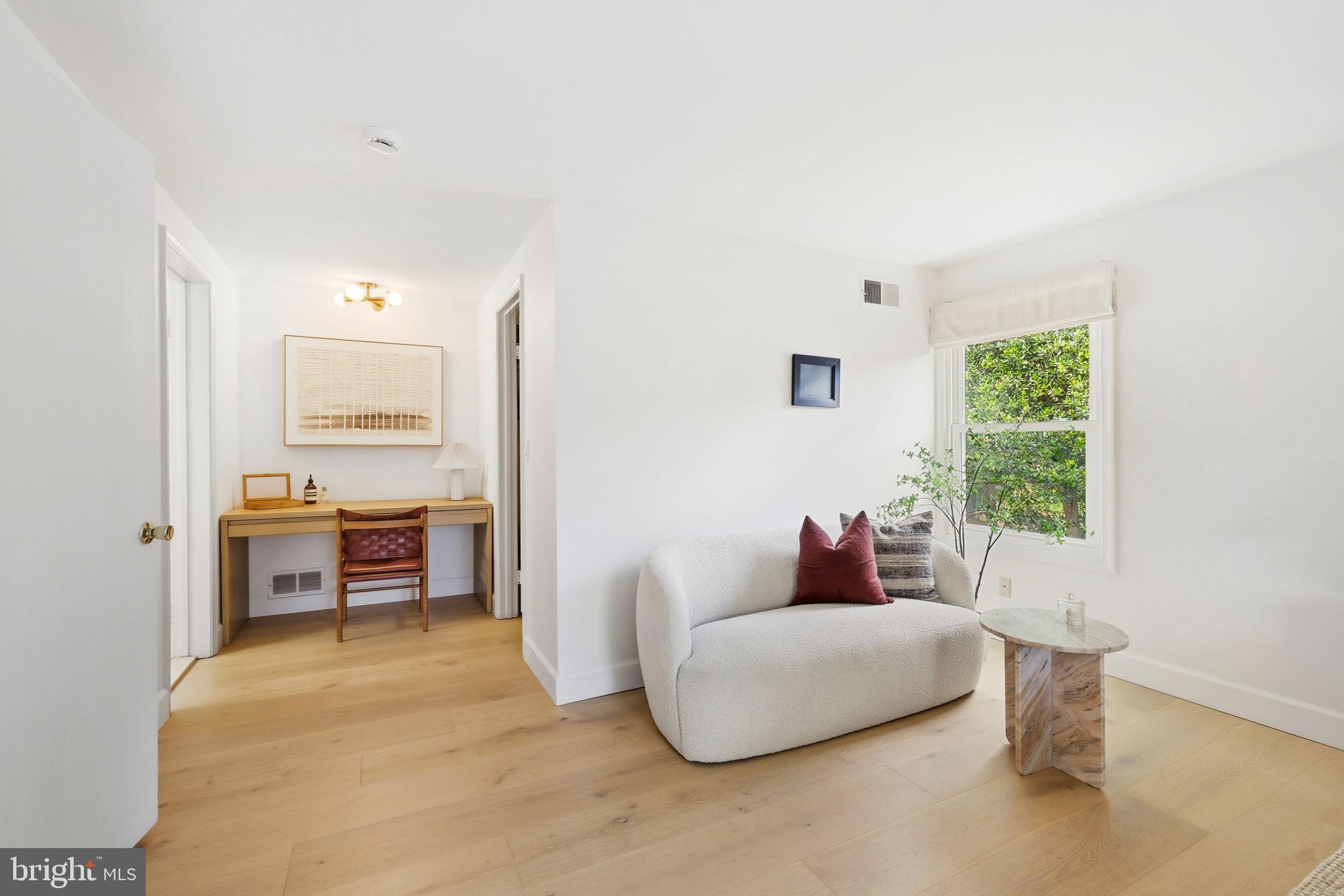 FOX HILLS - Residential