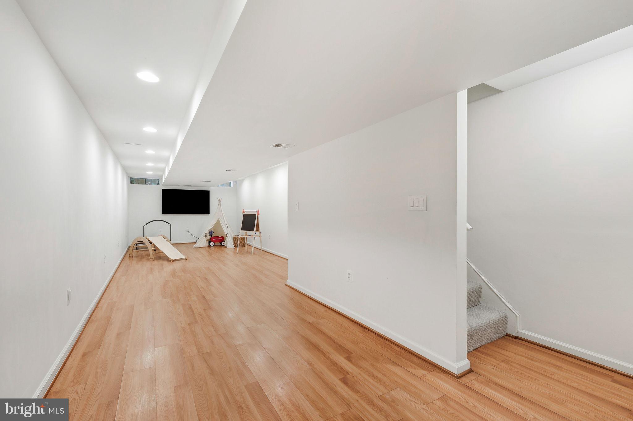 FOX HILLS - Residential