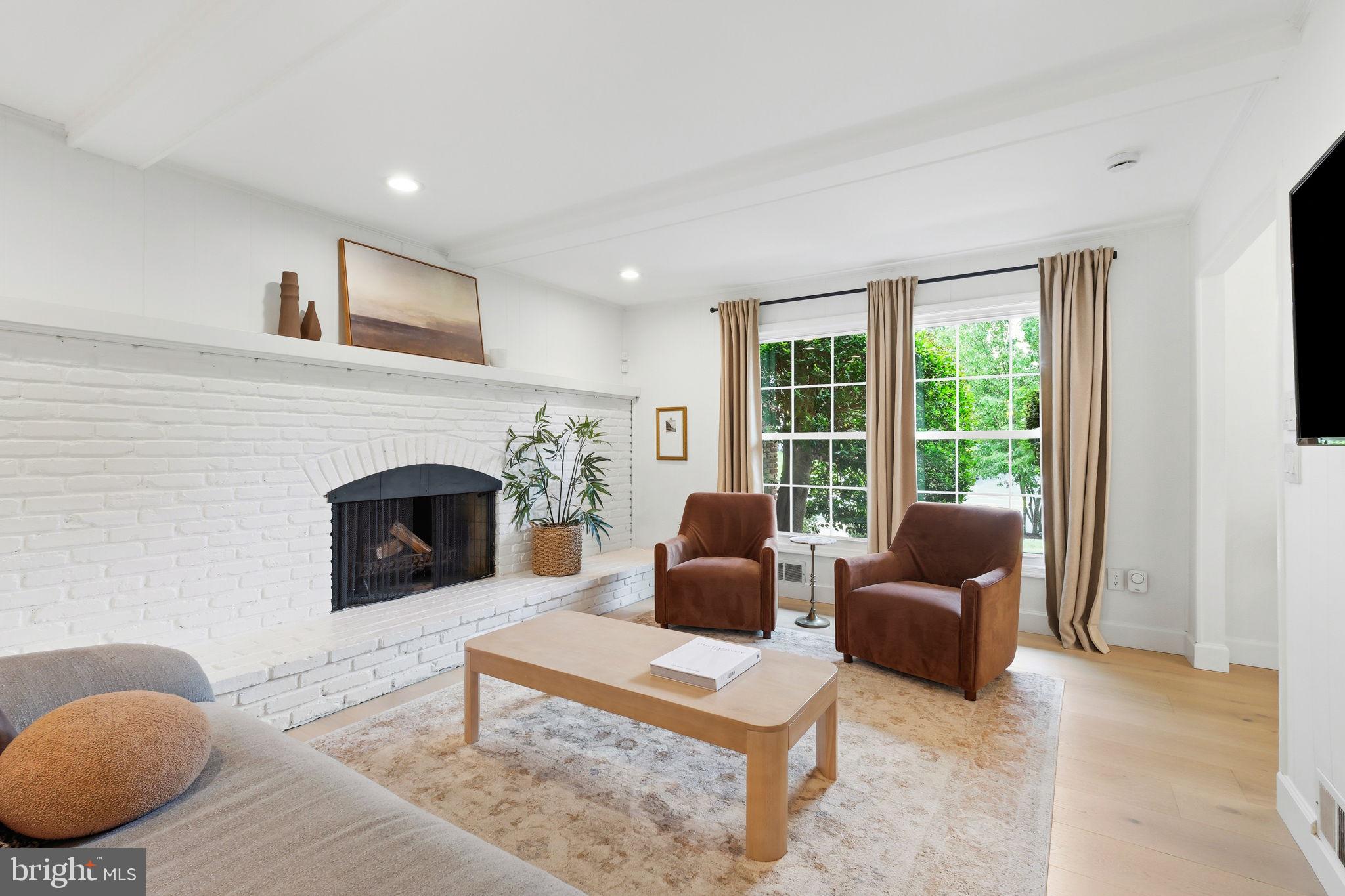 FOX HILLS - Residential