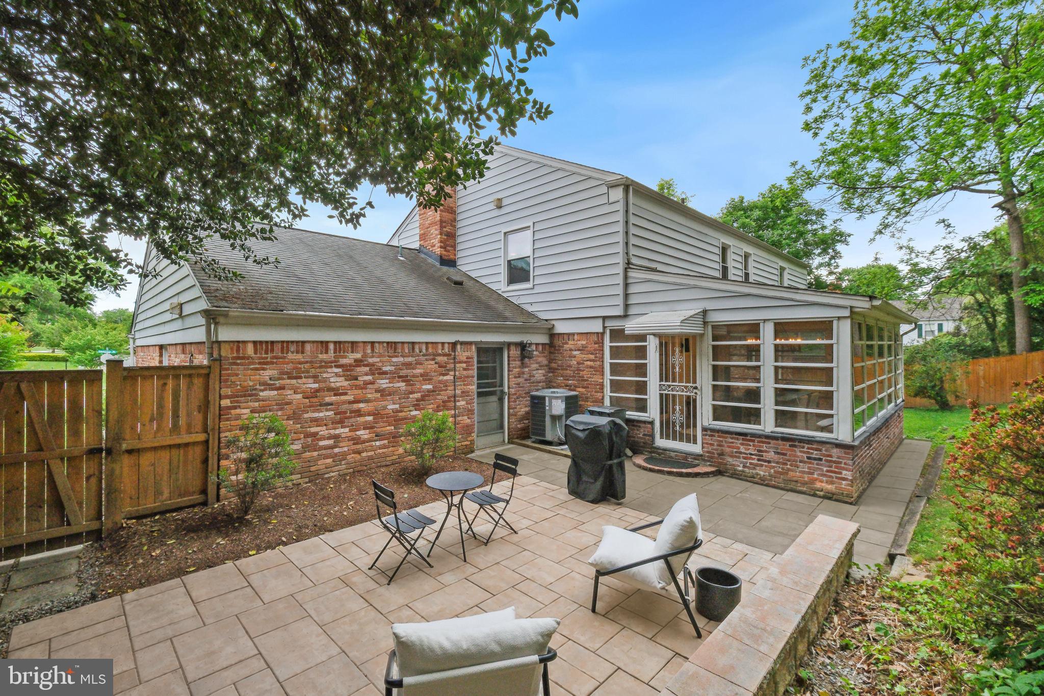 FOX HILLS - Residential