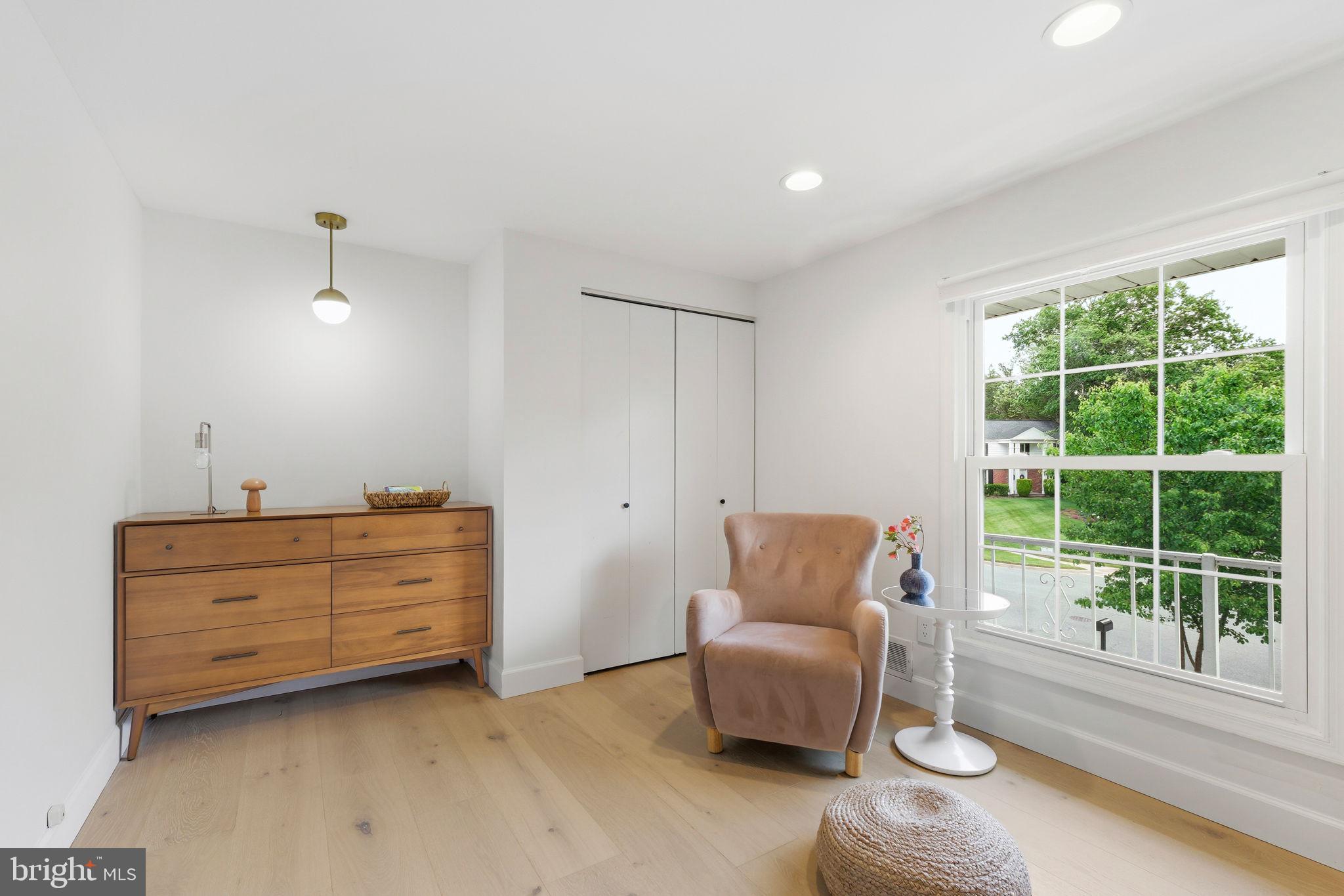 FOX HILLS - Residential