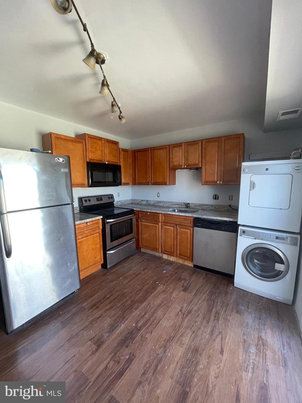 2824 CHABLIS CIRCLE 7