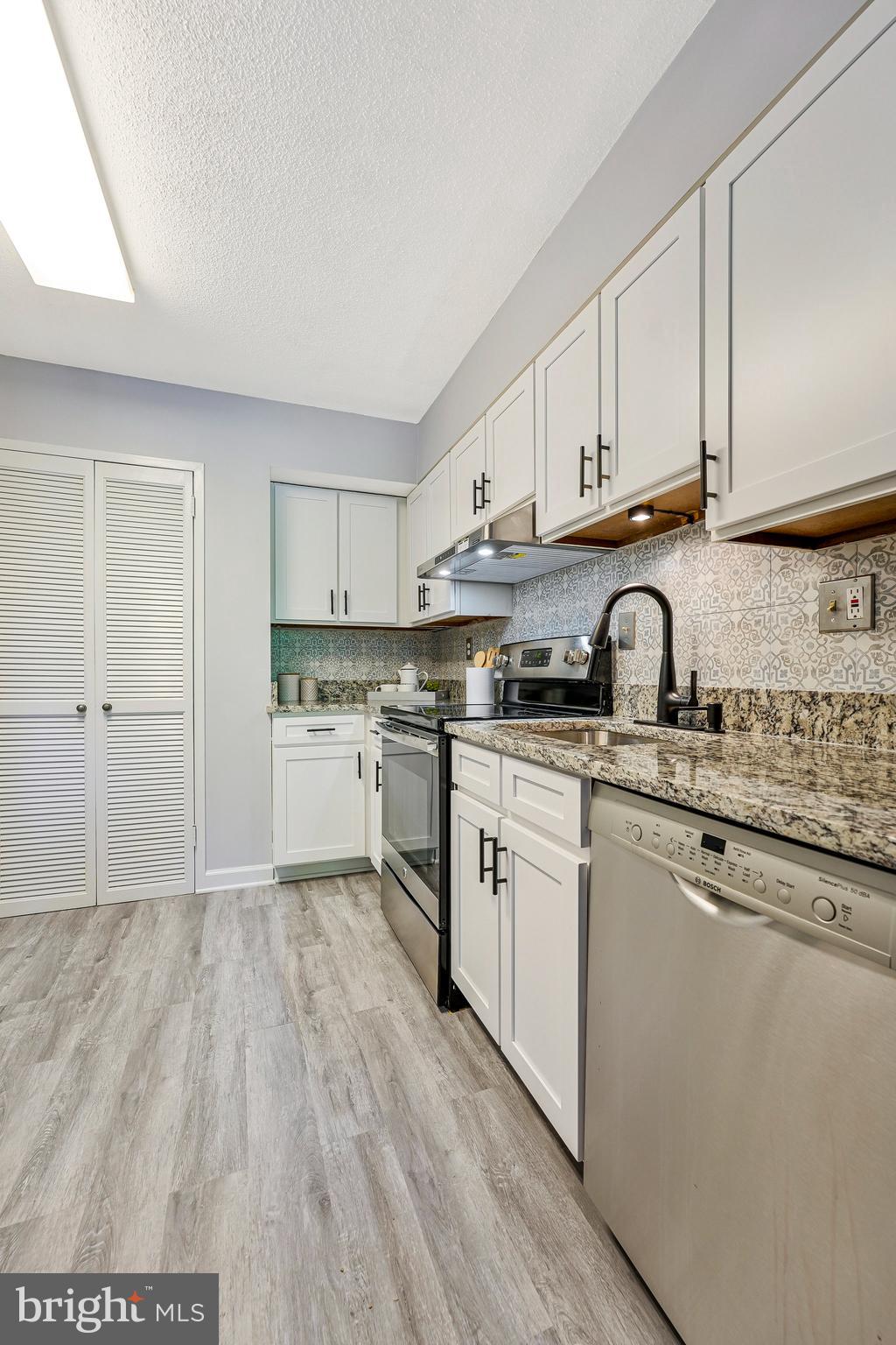 ENCORE OF MCLEAN - Residential