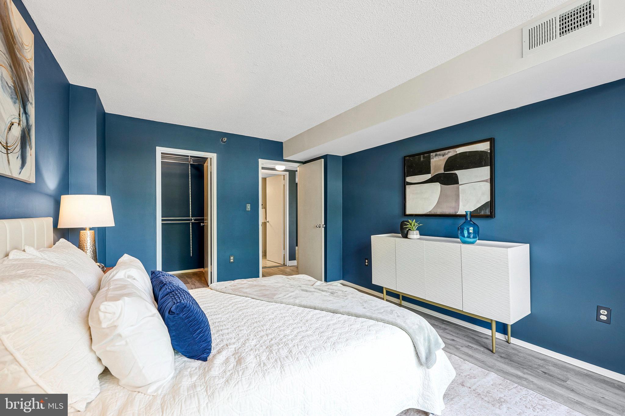 ENCORE OF MCLEAN - Residential