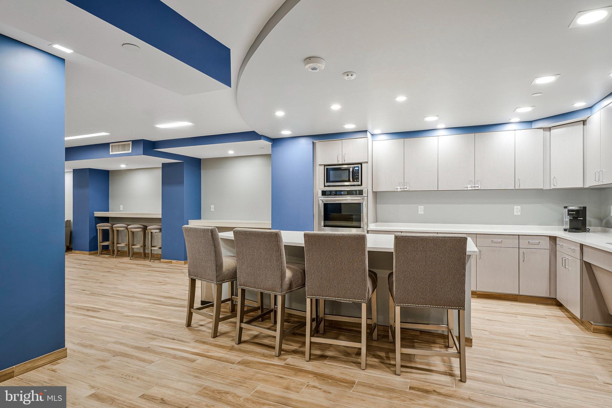 ENCORE OF MCLEAN - Residential