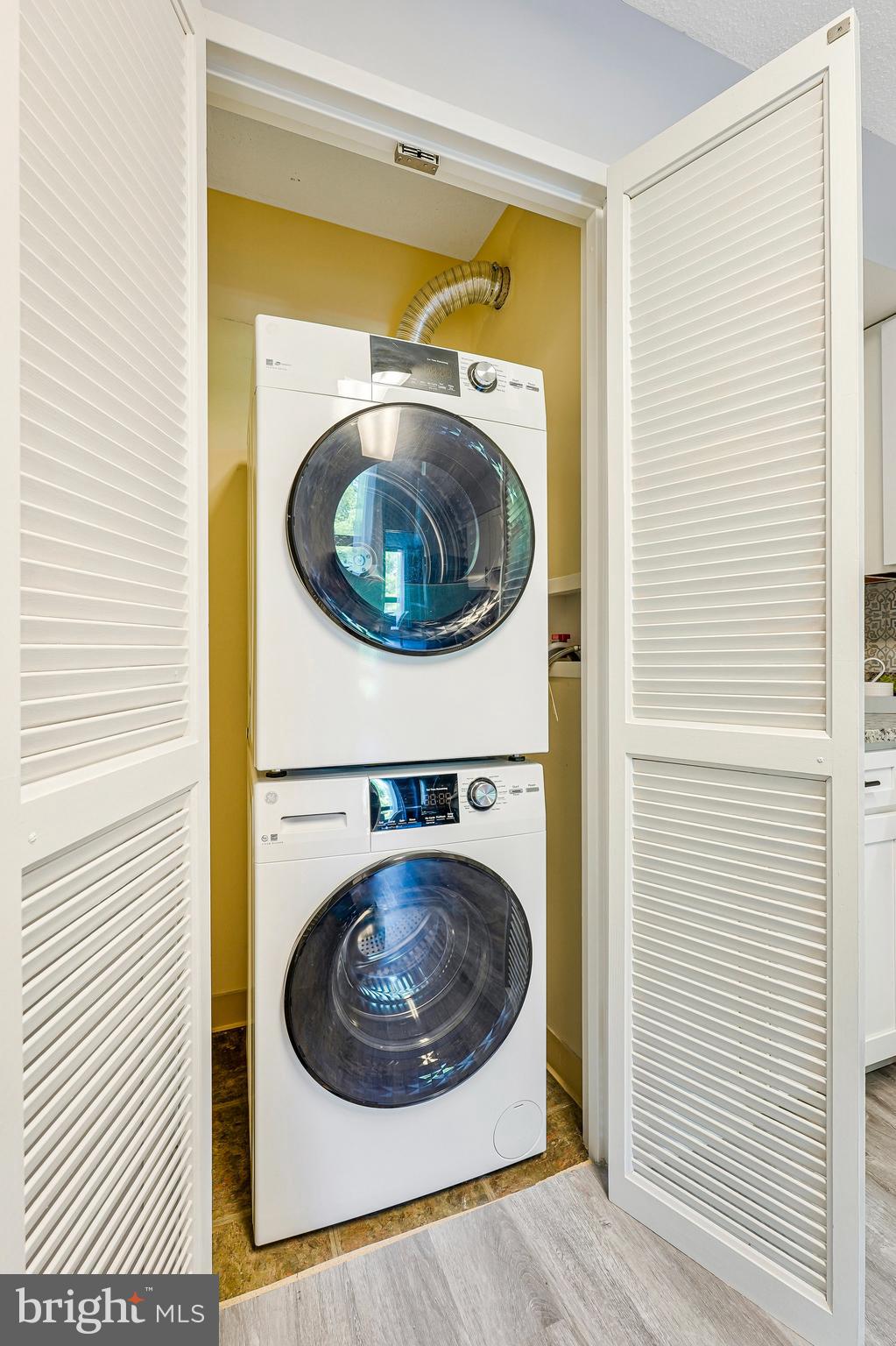 ENCORE OF MCLEAN - Residential