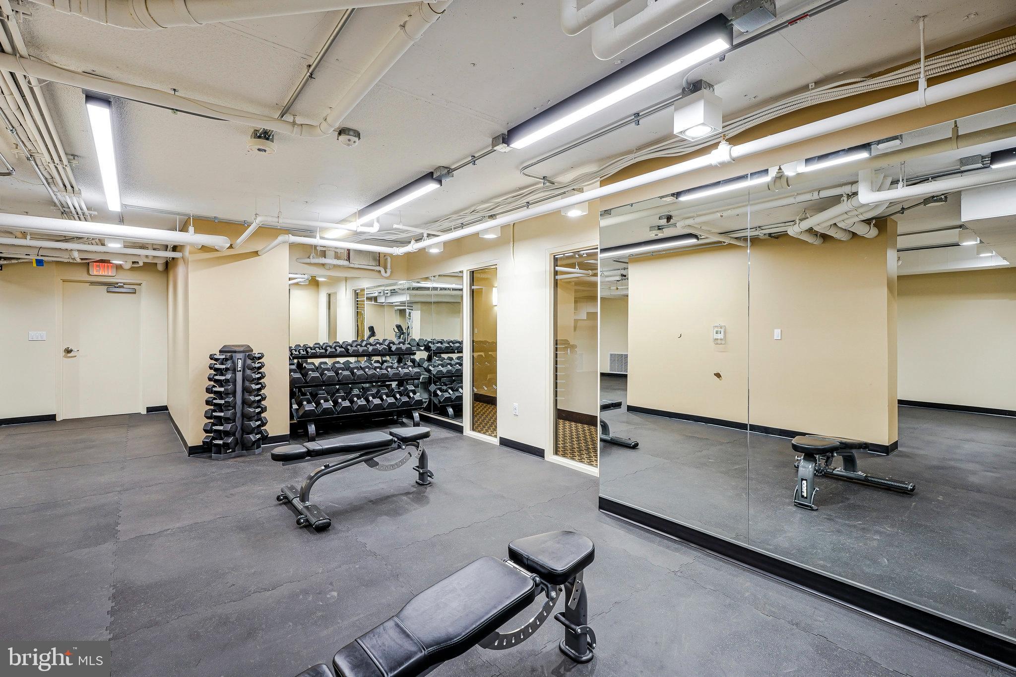 ENCORE OF MCLEAN - Residential