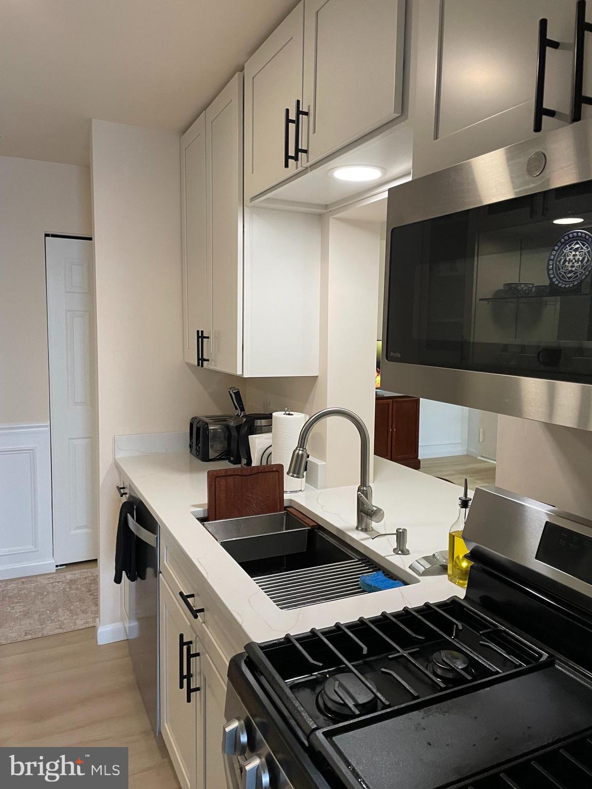 WOODBURN VILLAGE - Residential Lease