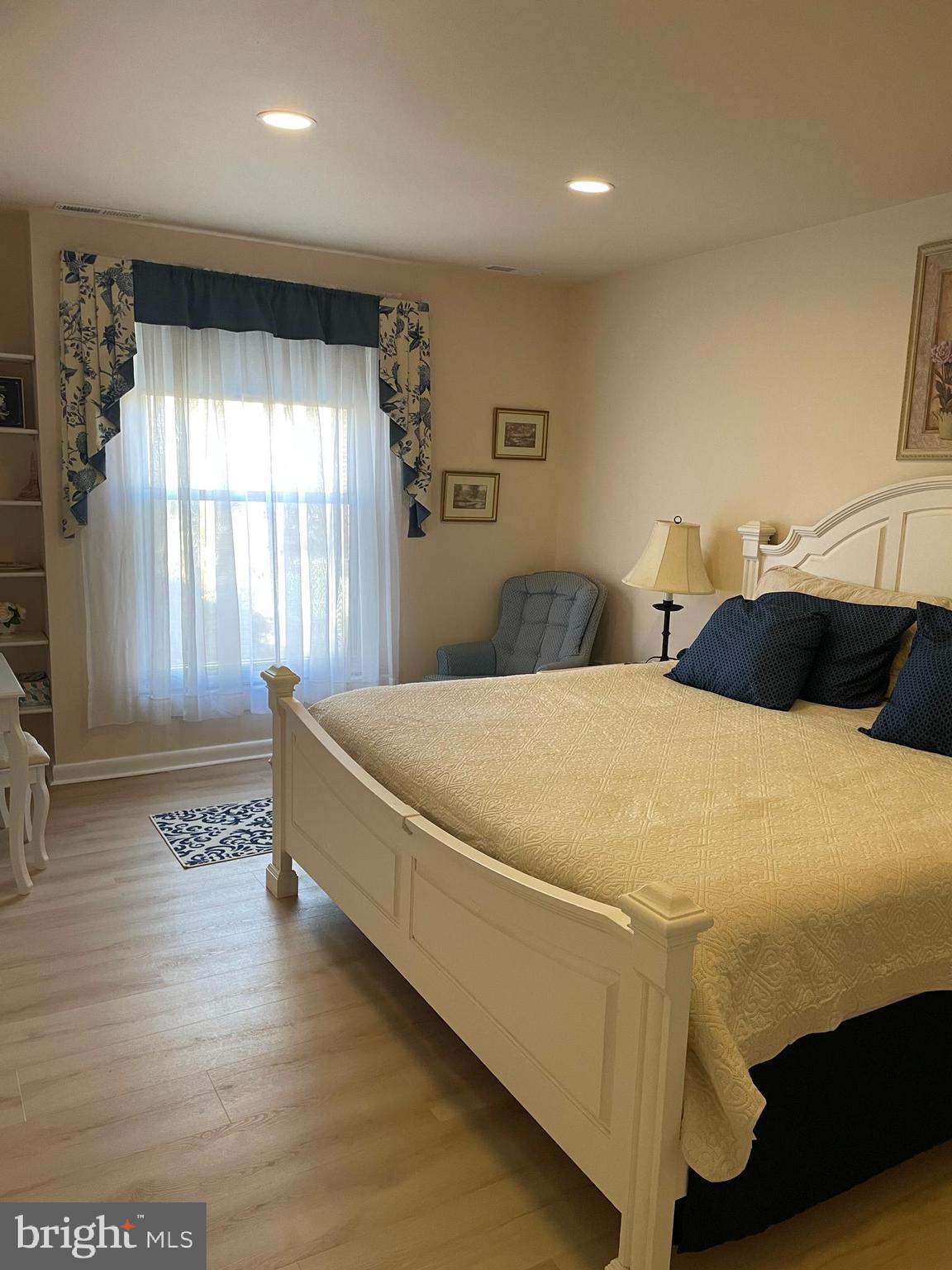 WOODBURN VILLAGE - Residential Lease