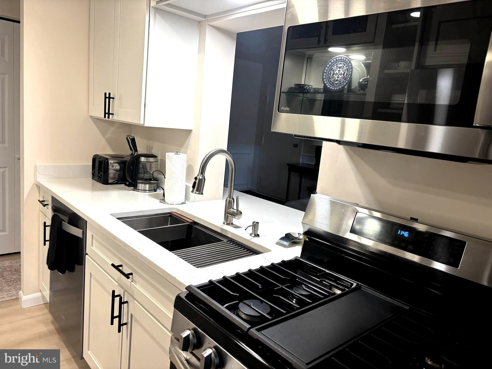 WOODBURN VILLAGE - Residential Lease