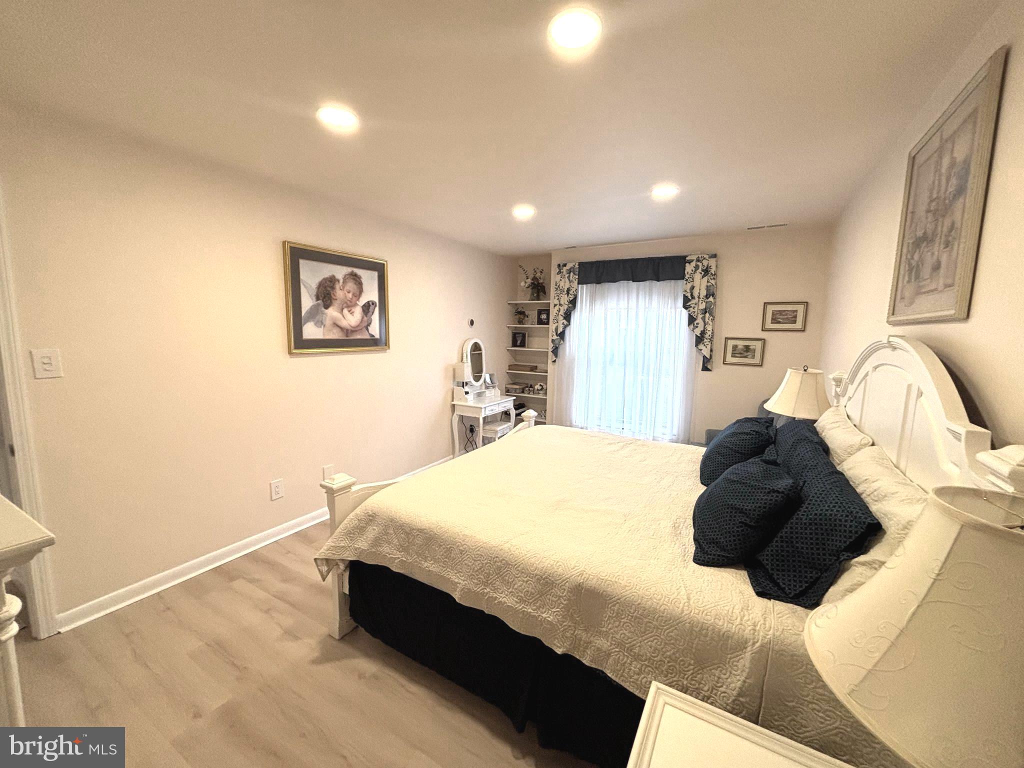 WOODBURN VILLAGE - Residential Lease