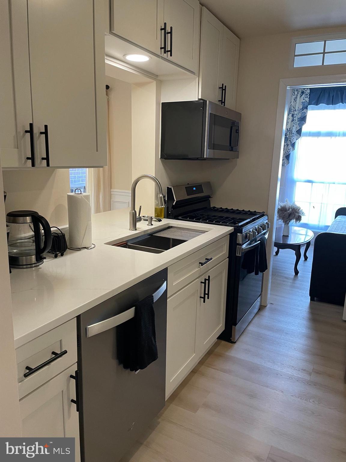 WOODBURN VILLAGE - Residential Lease