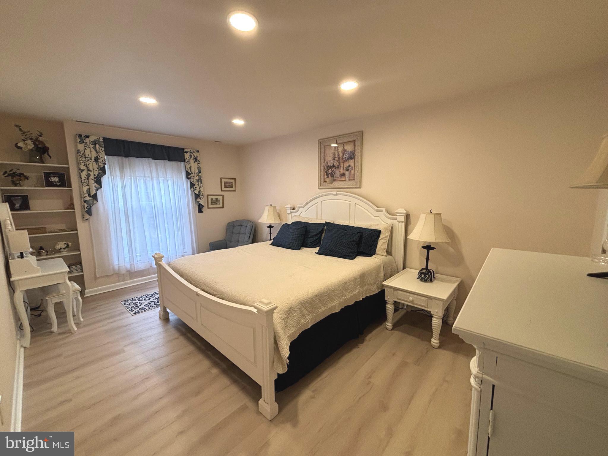 WOODBURN VILLAGE - Residential Lease