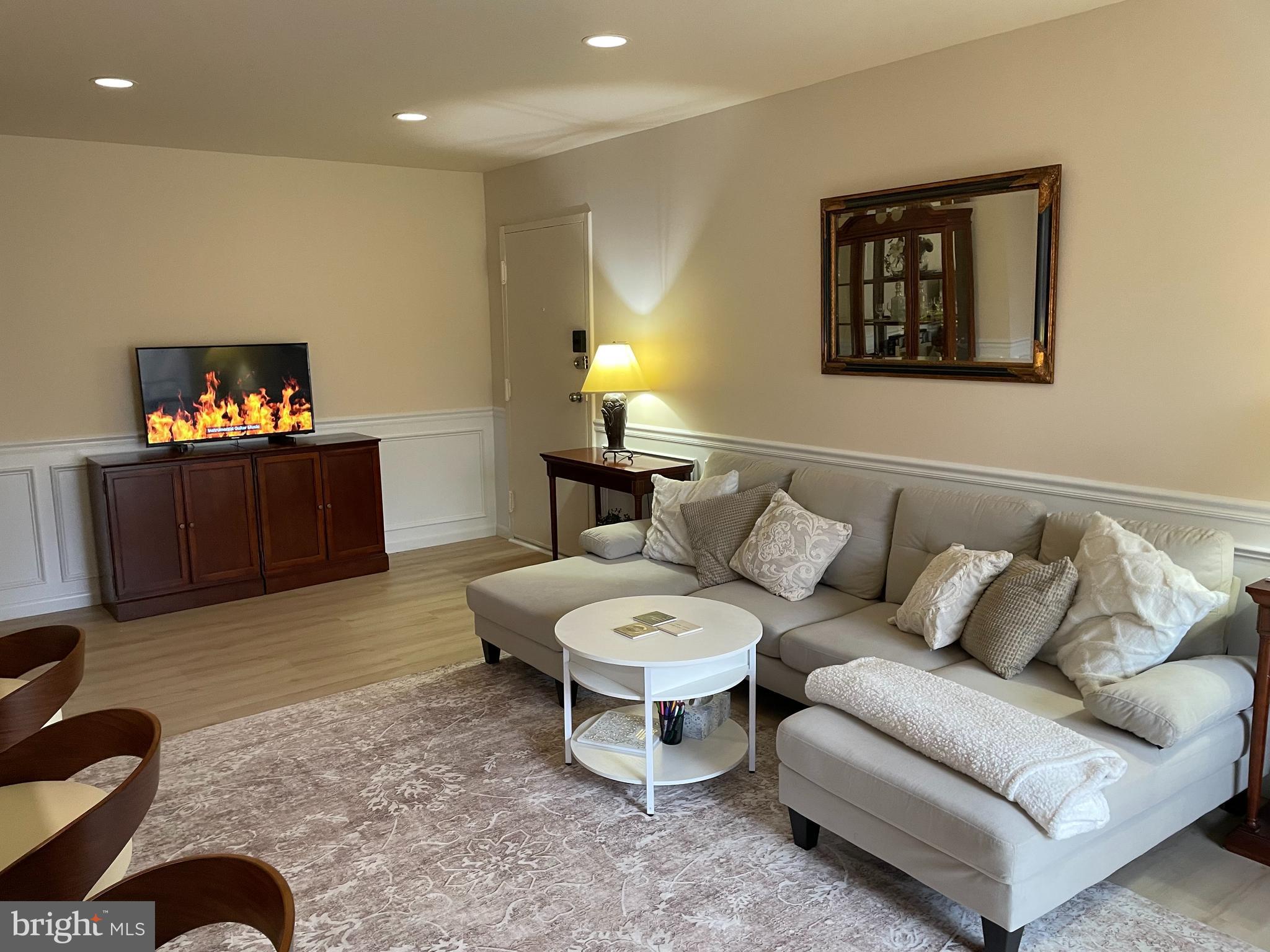 WOODBURN VILLAGE - Residential Lease