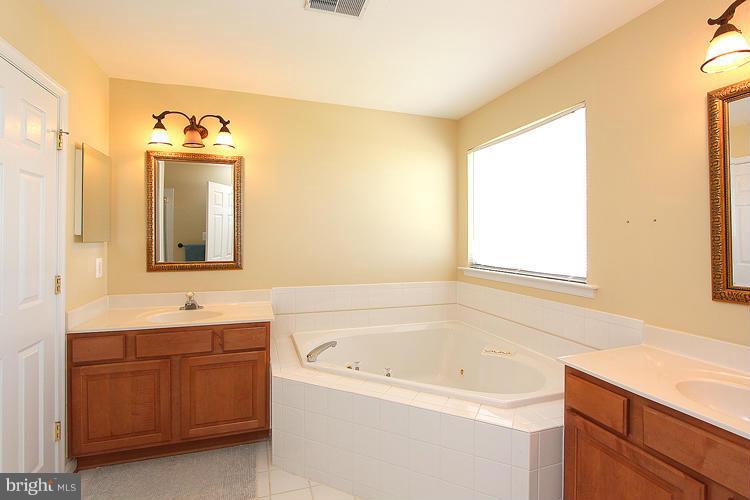 TAVISTOCK FARMS - Residential