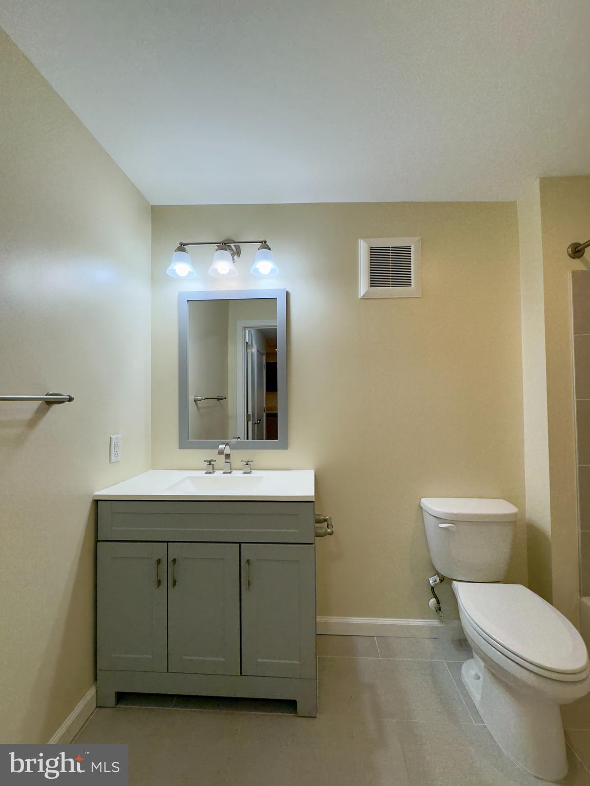 DOWNTOWN - Residential Lease