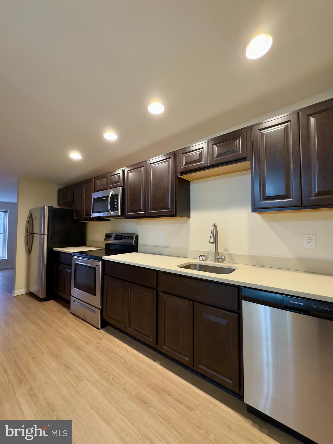 DOWNTOWN - Residential Lease