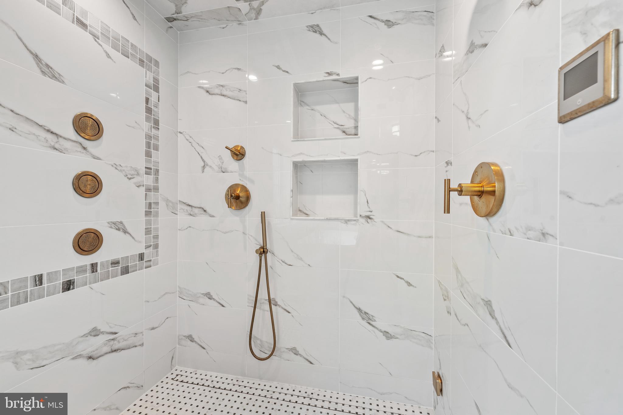 BROYHILL LANGLEY ESTATES - Residential