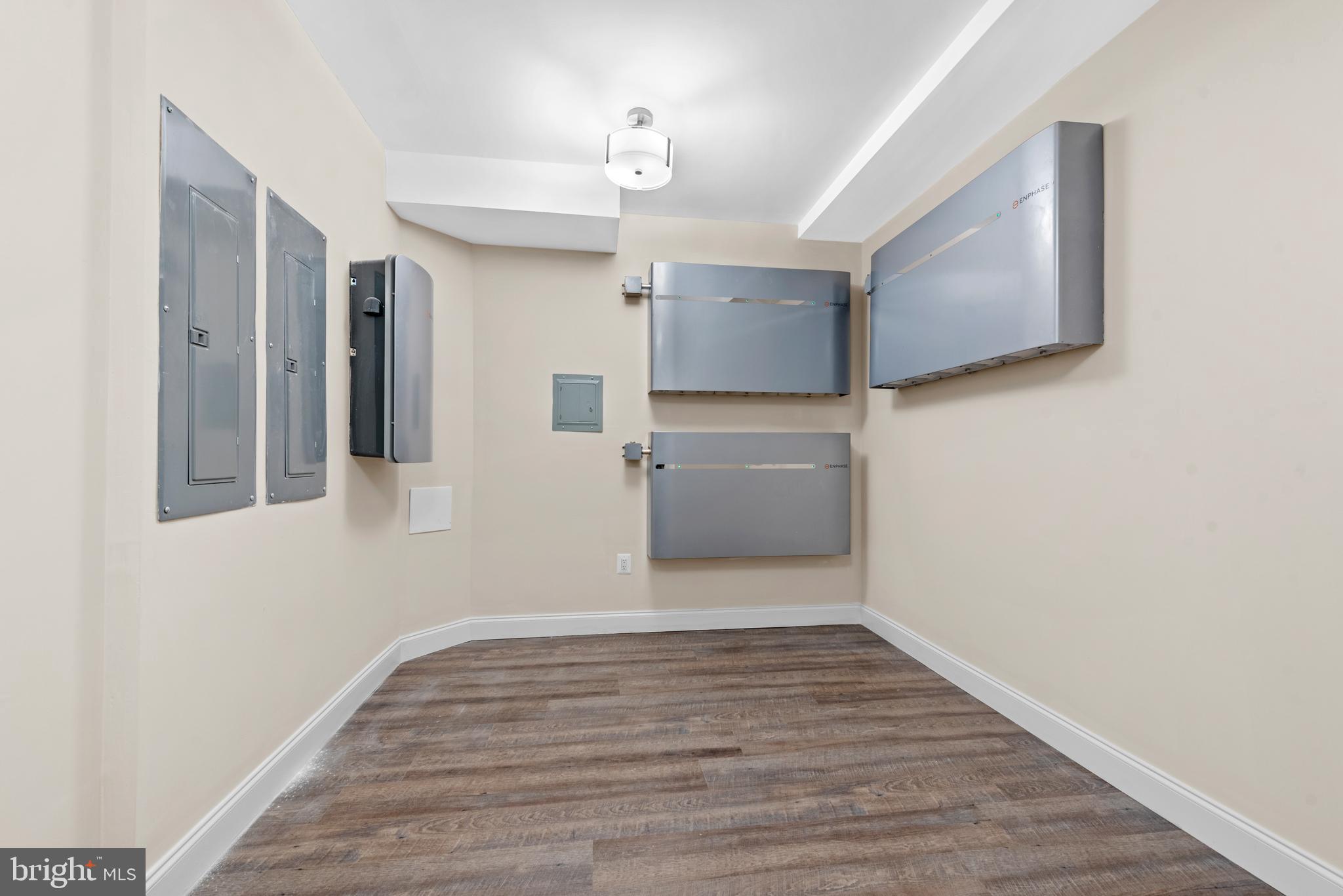 BROYHILL LANGLEY ESTATES - Residential