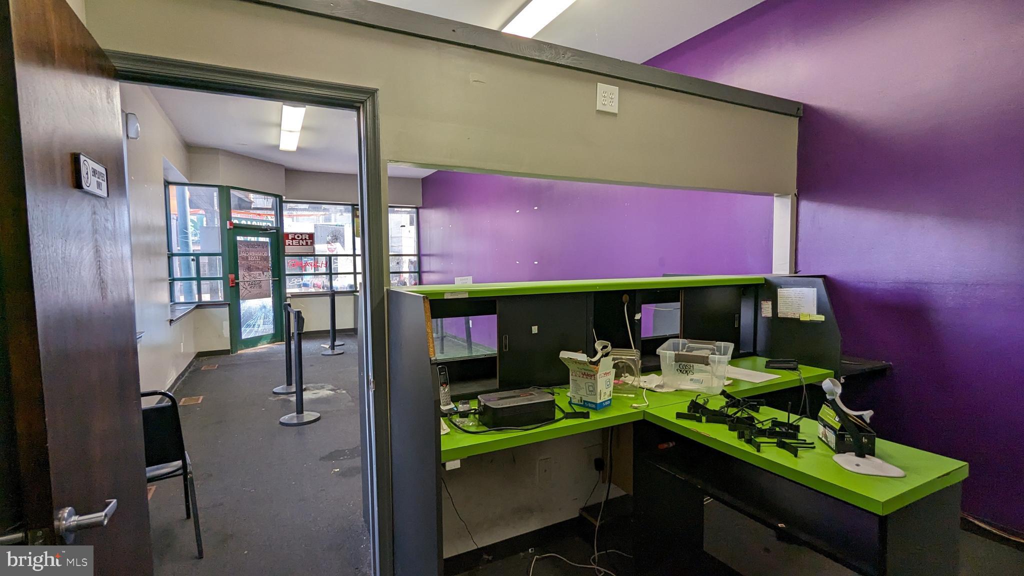 NORRIS SQUARE - Commercial Lease