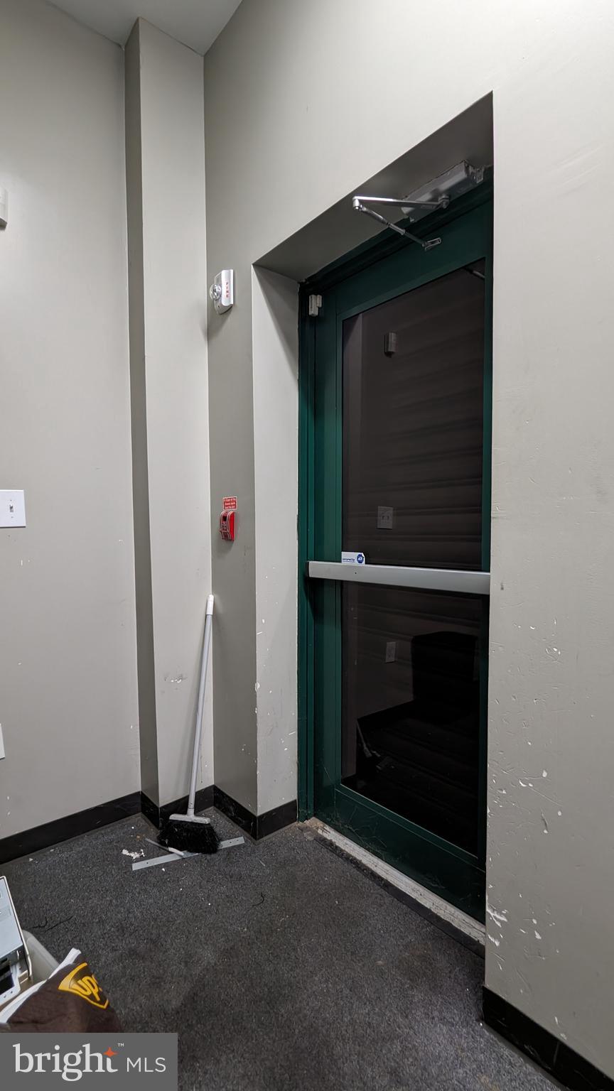 NORRIS SQUARE - Commercial Lease