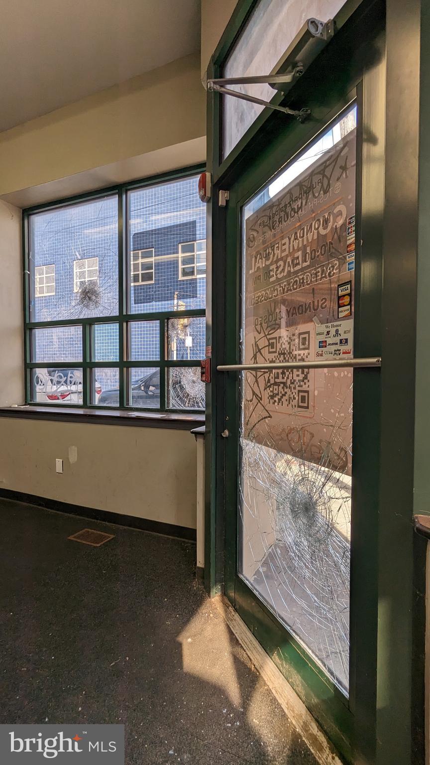 NORRIS SQUARE - Commercial Lease