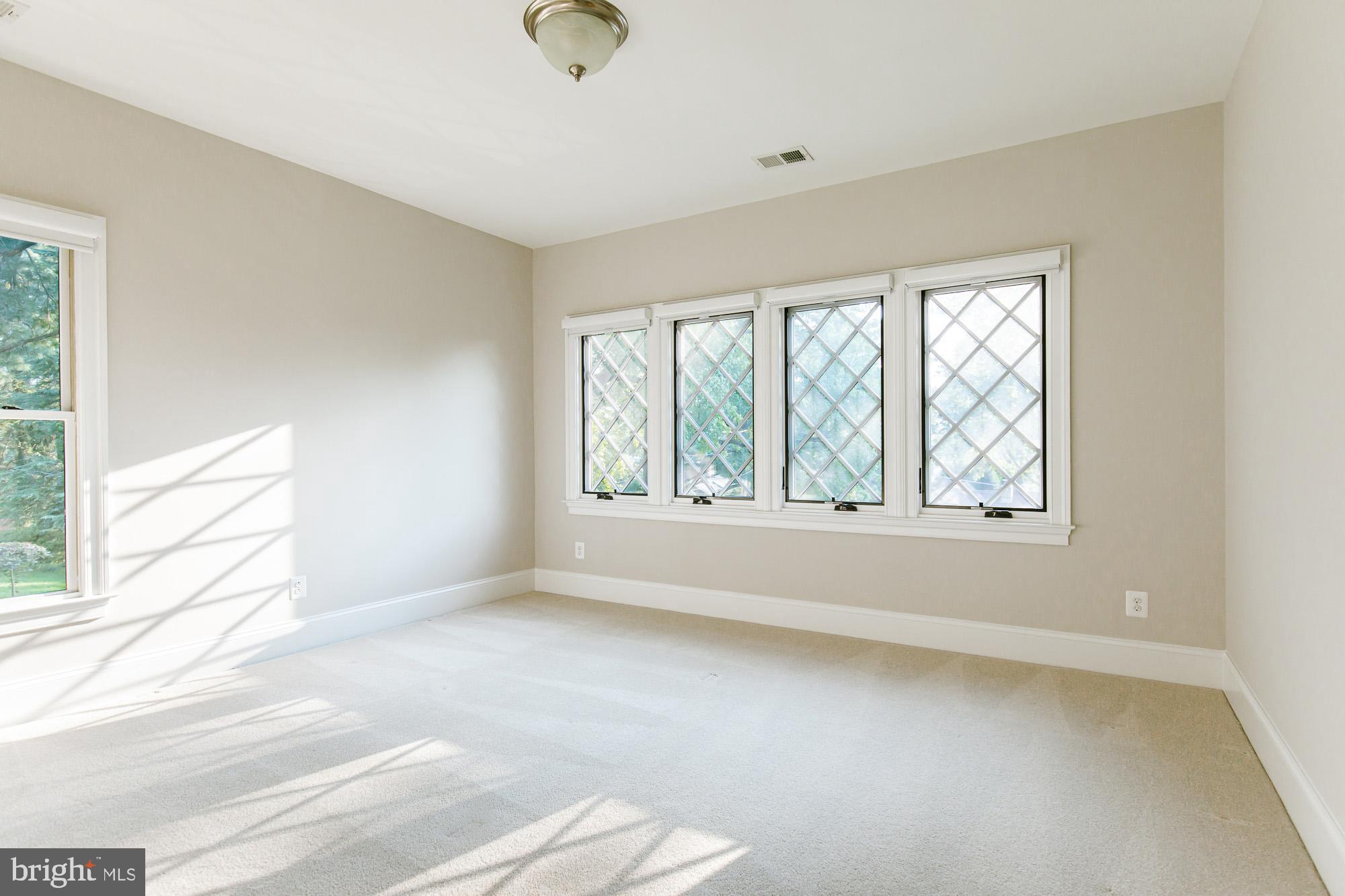 WEST LANGLEY - Residential