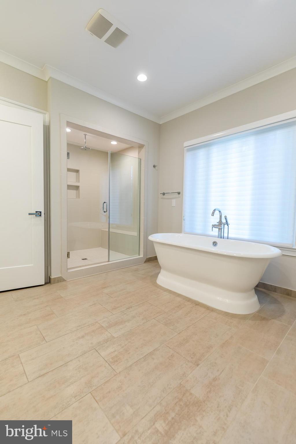 WEST LANGLEY - Residential