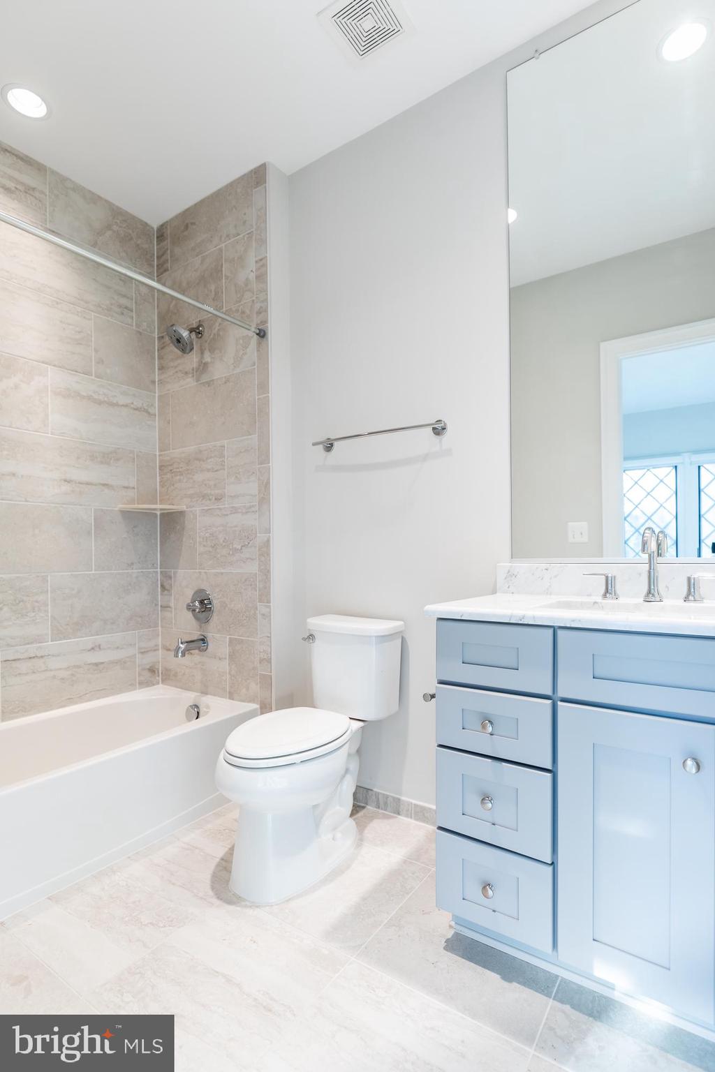 WEST LANGLEY - Residential