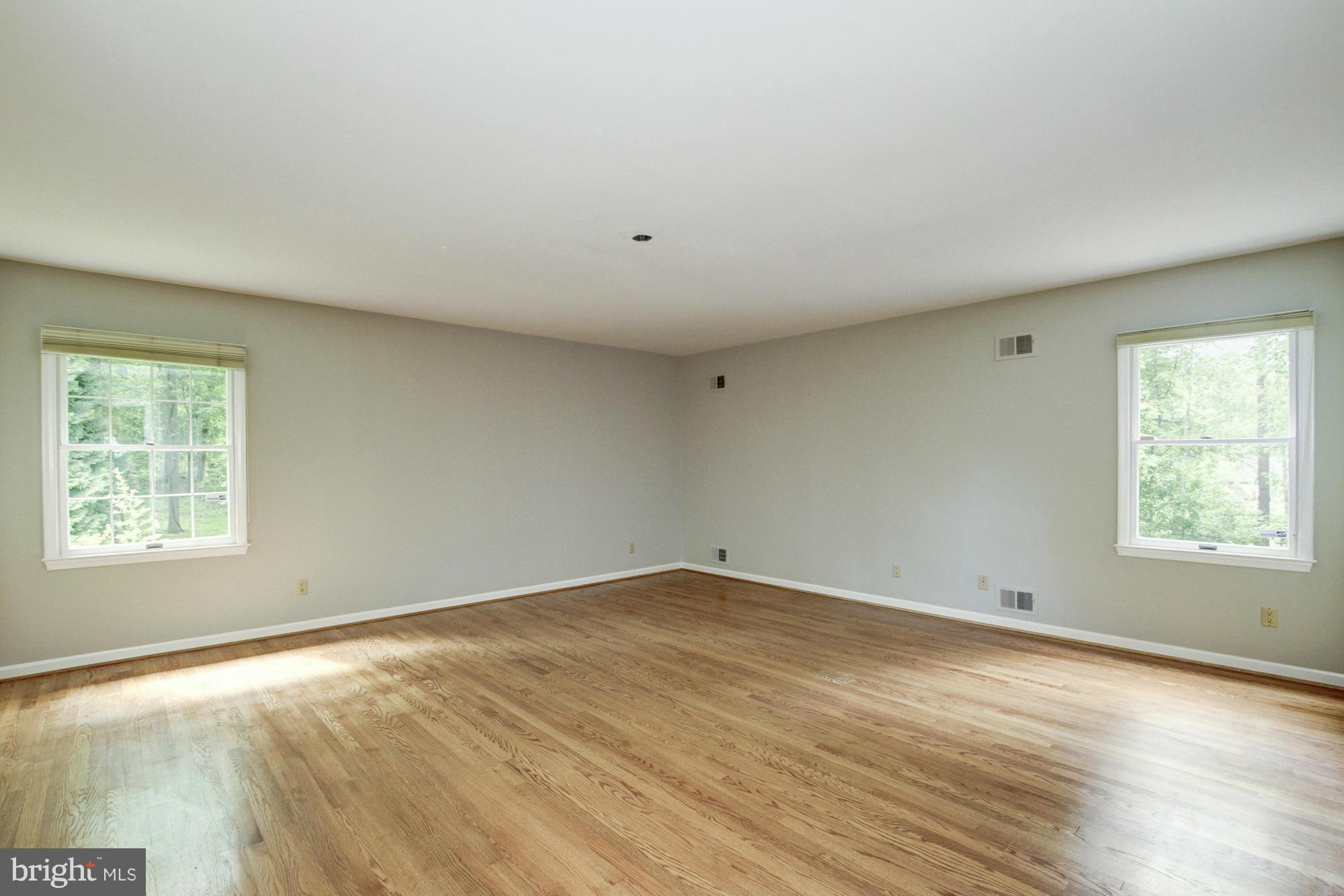 POTOMAC OUTSIDE - Residential