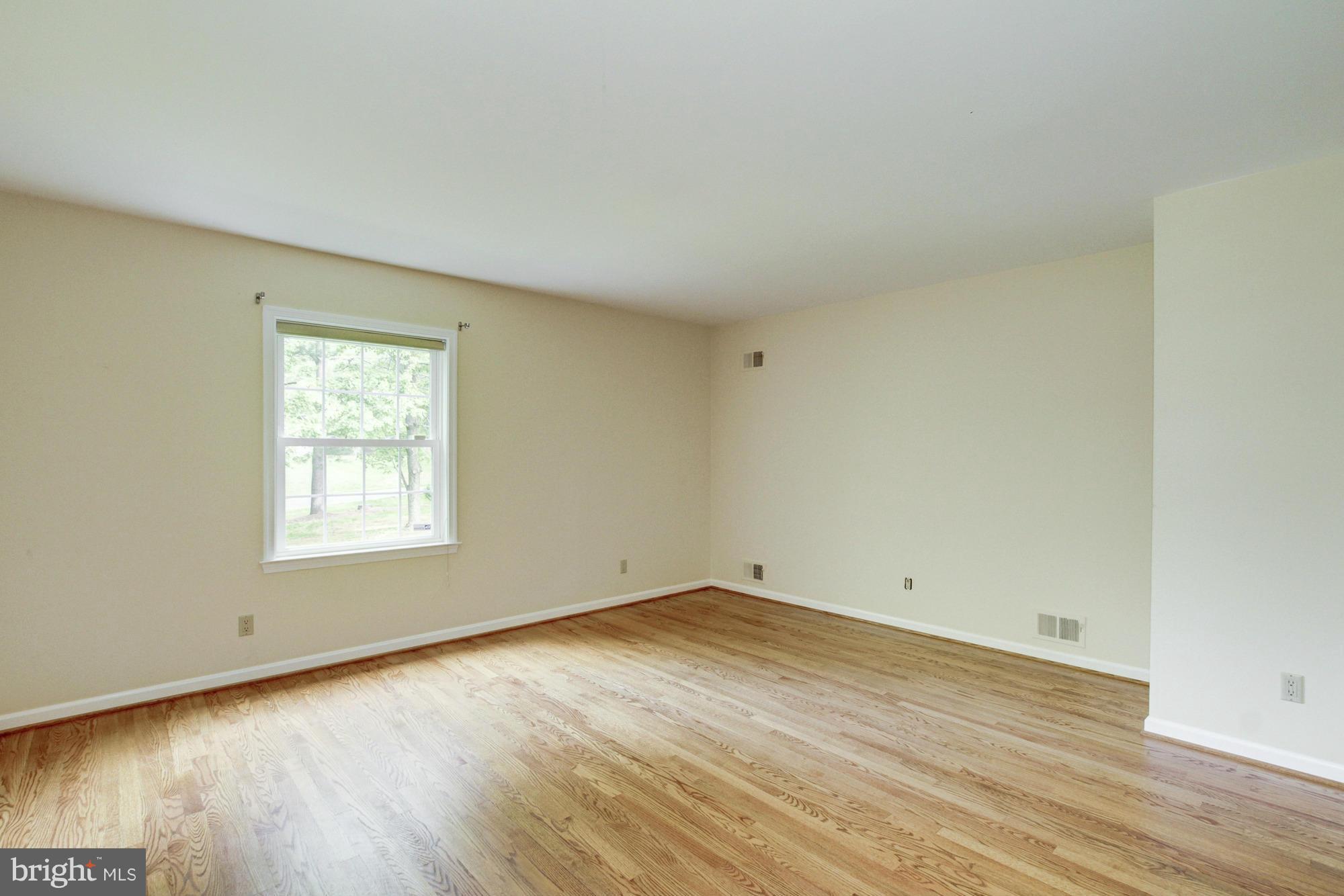 POTOMAC OUTSIDE - Residential