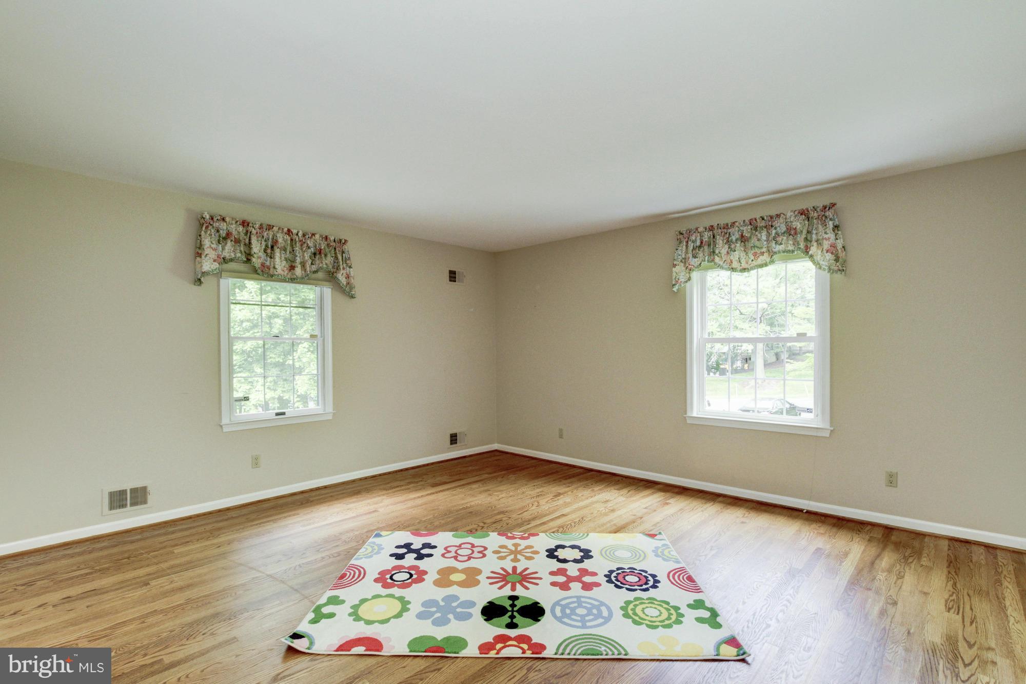 POTOMAC OUTSIDE - Residential