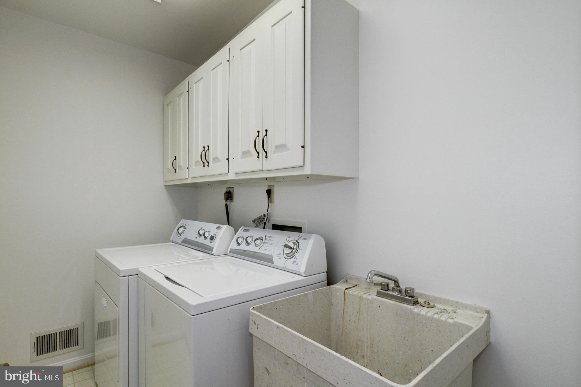 POTOMAC OUTSIDE - Residential