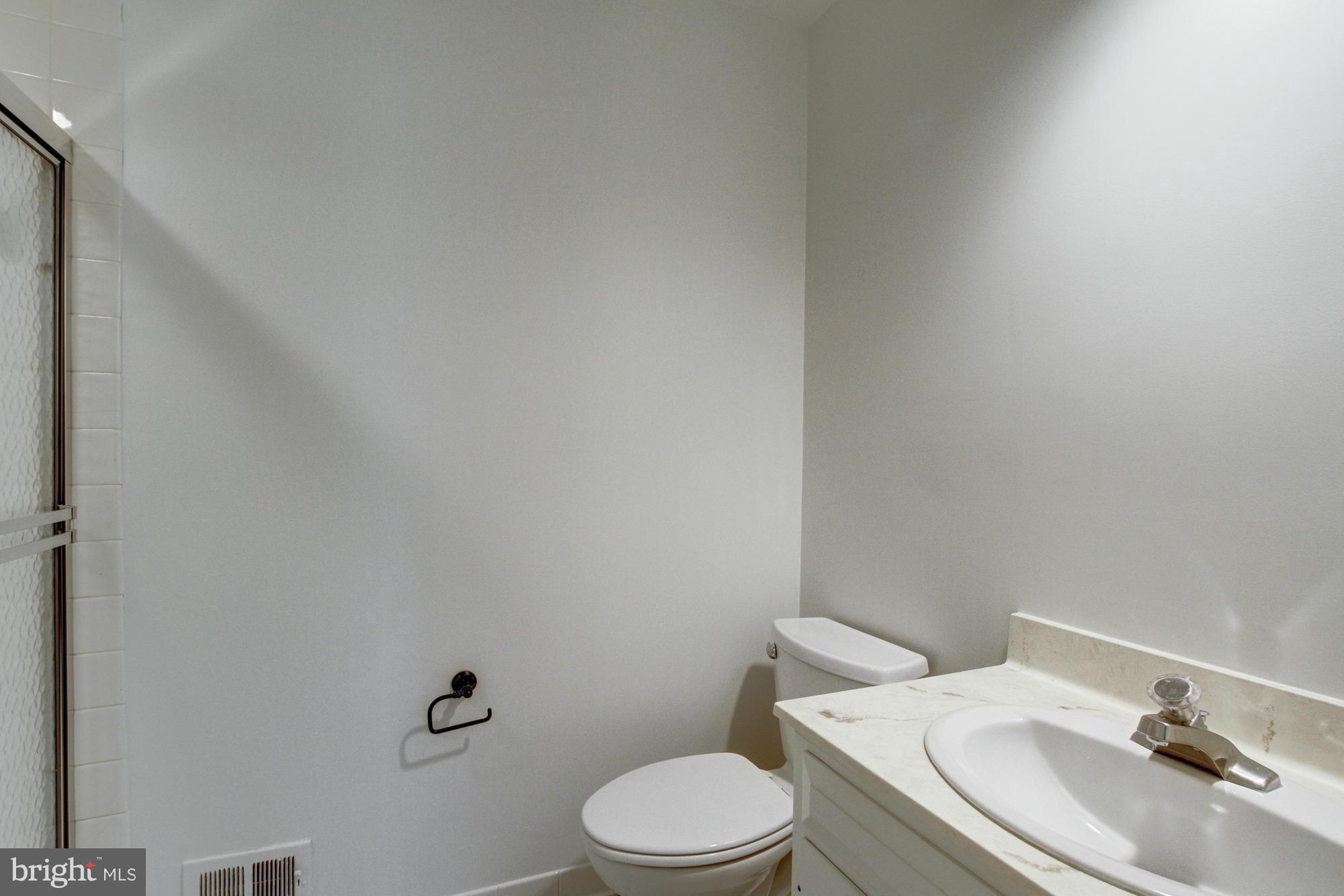 POTOMAC OUTSIDE - Residential