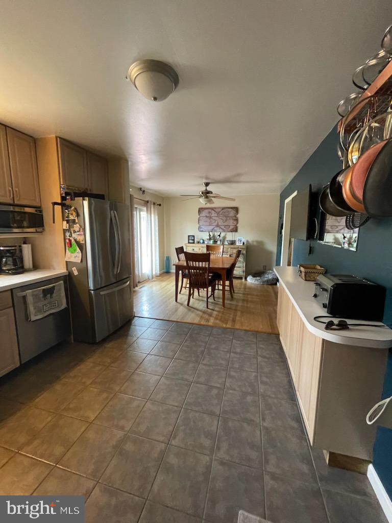 HUNTINGTON - Residential Lease