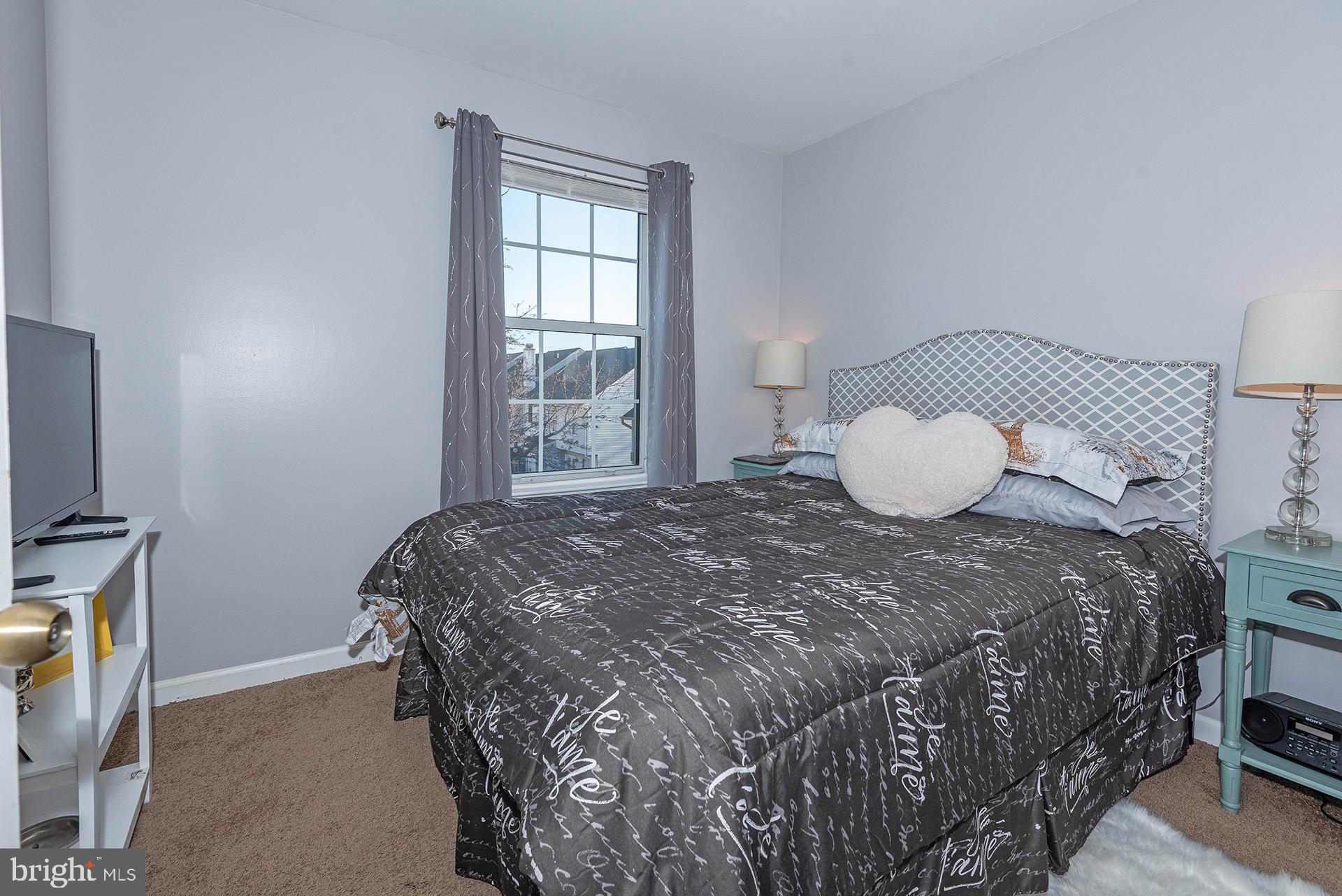 STONEY BEACH - Residential