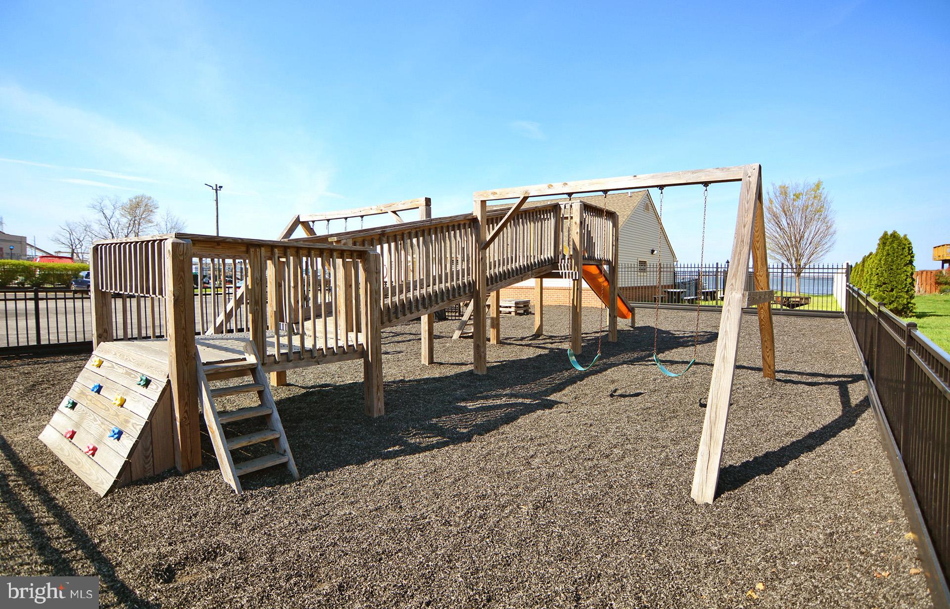 STONEY BEACH - Residential