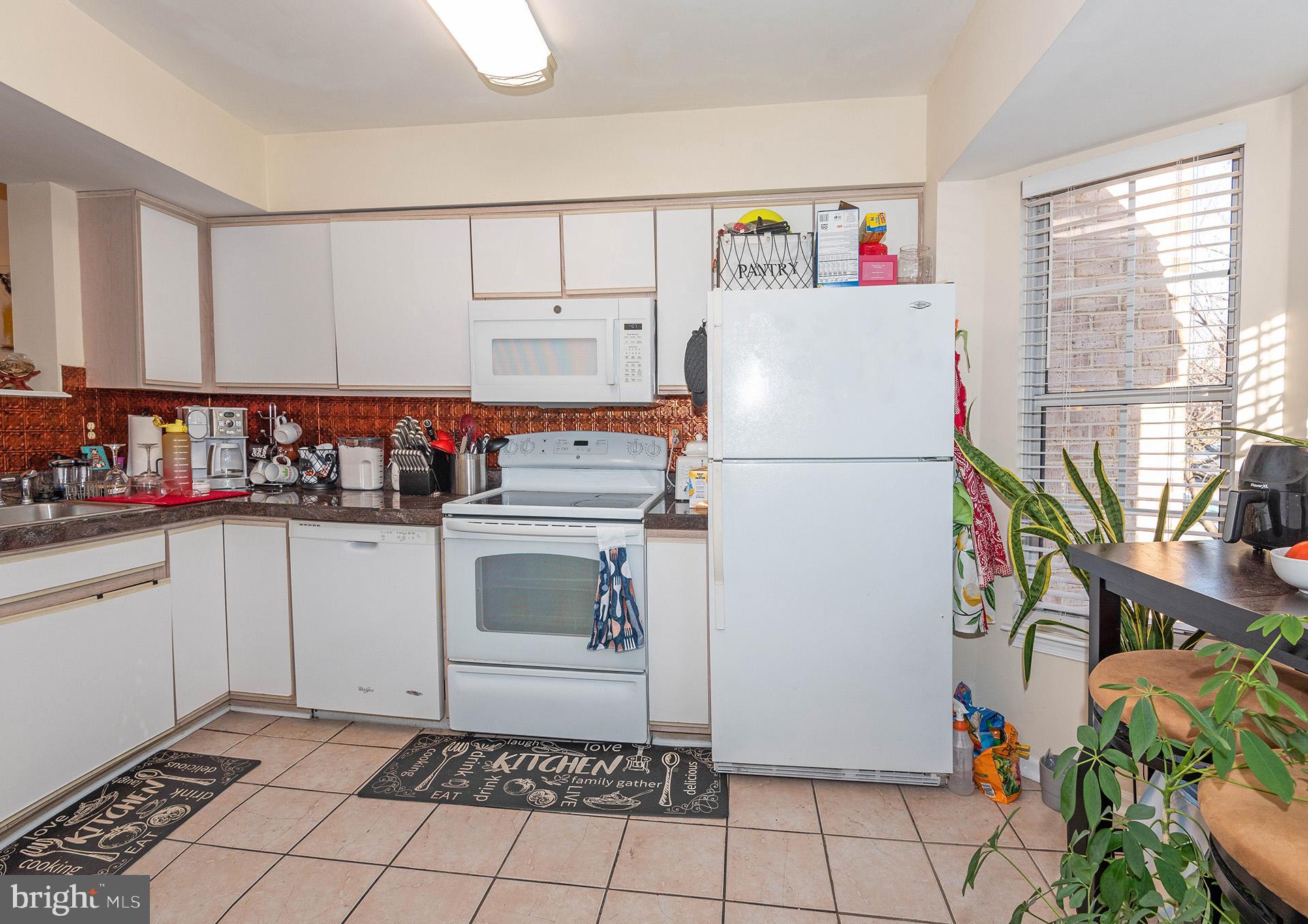 STONEY BEACH - Residential