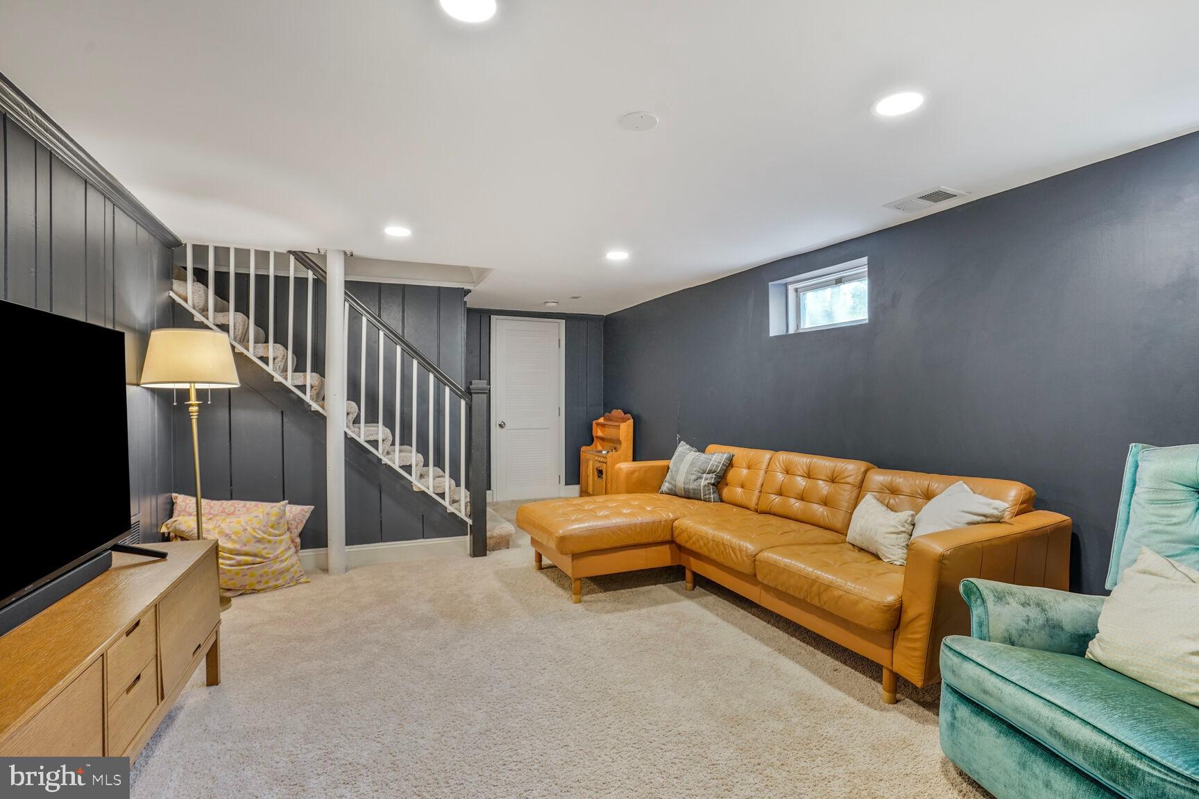 ASHTON HEIGHTS - Residential Lease