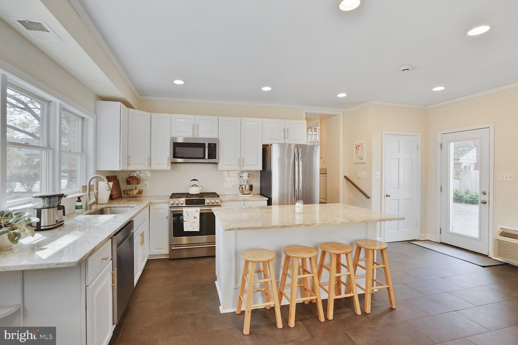 ASHTON HEIGHTS - Residential Lease