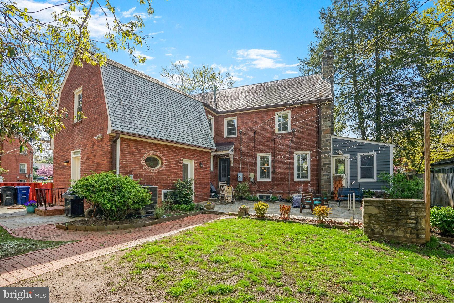 ASHTON HEIGHTS - Residential Lease