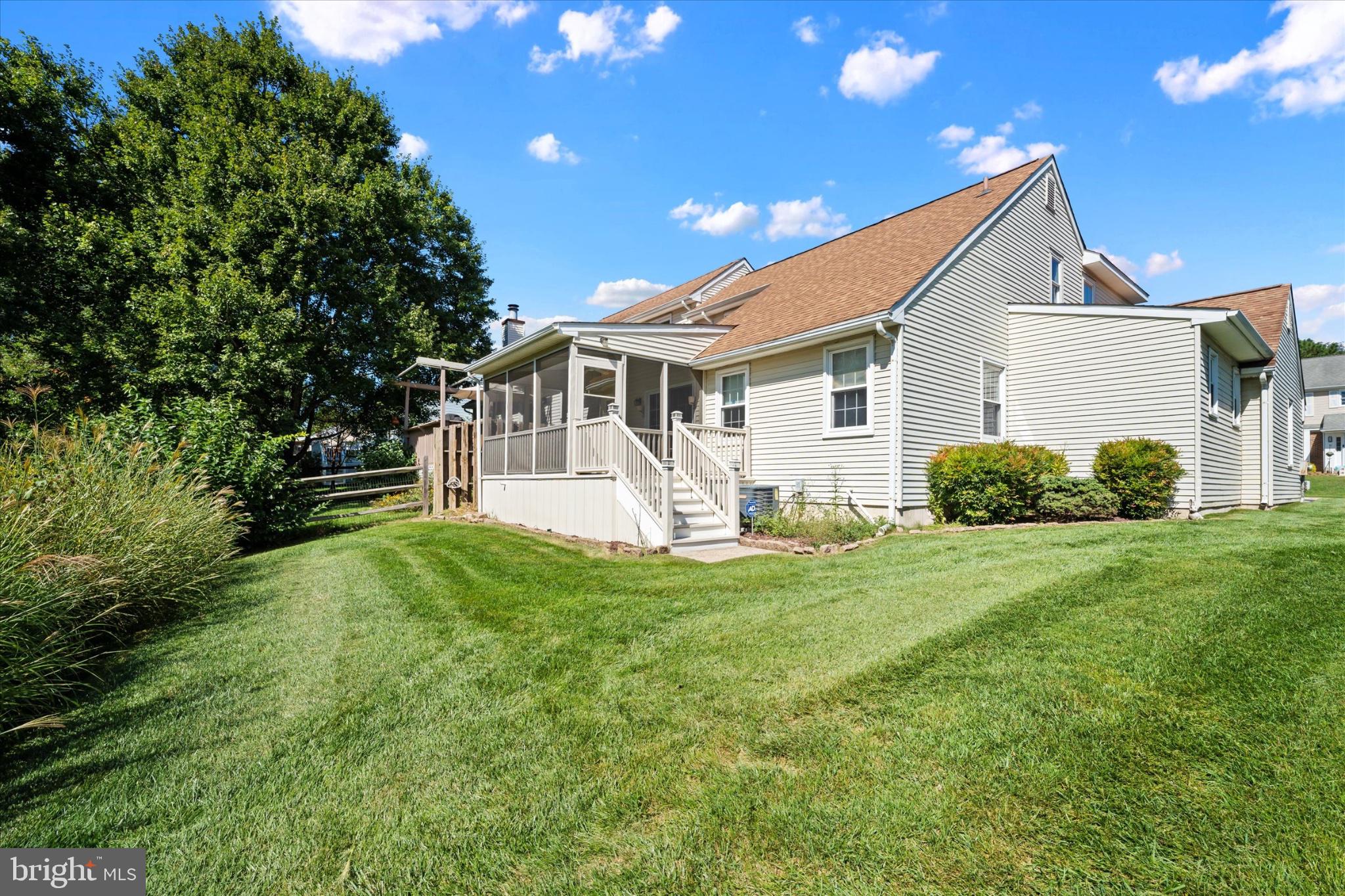 13 GREEN MEADOW COURT
