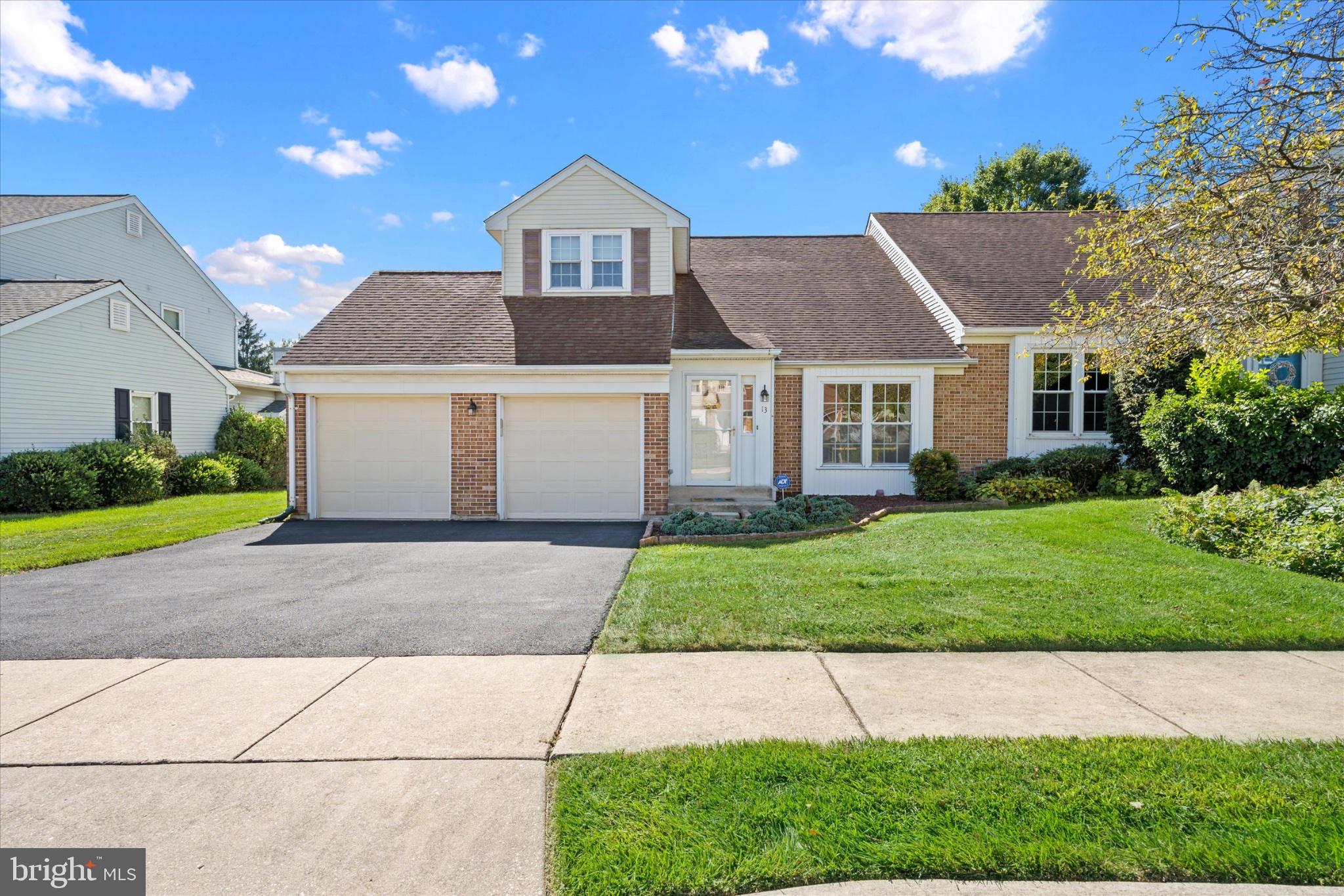 13 GREEN MEADOW COURT