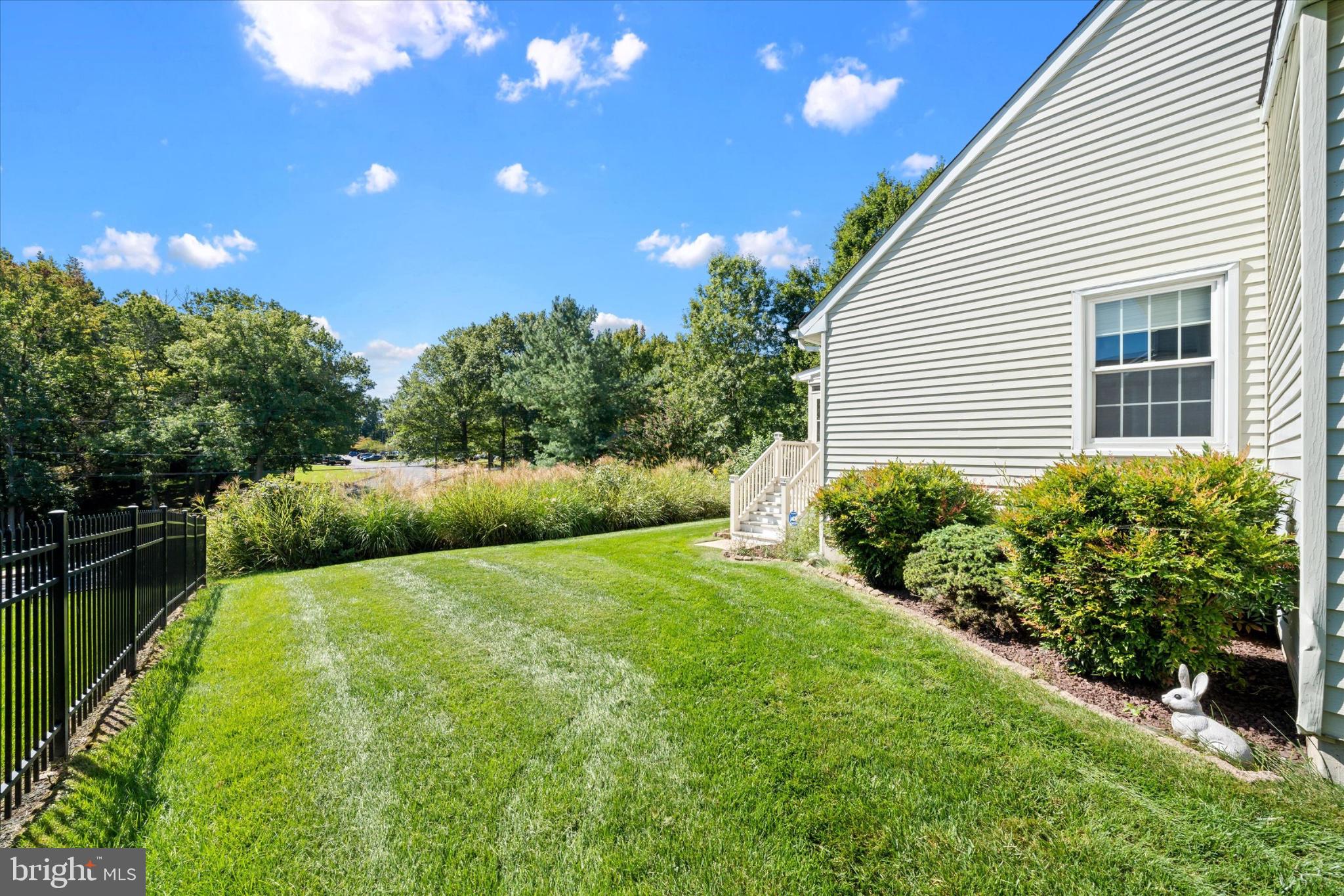 13 GREEN MEADOW COURT