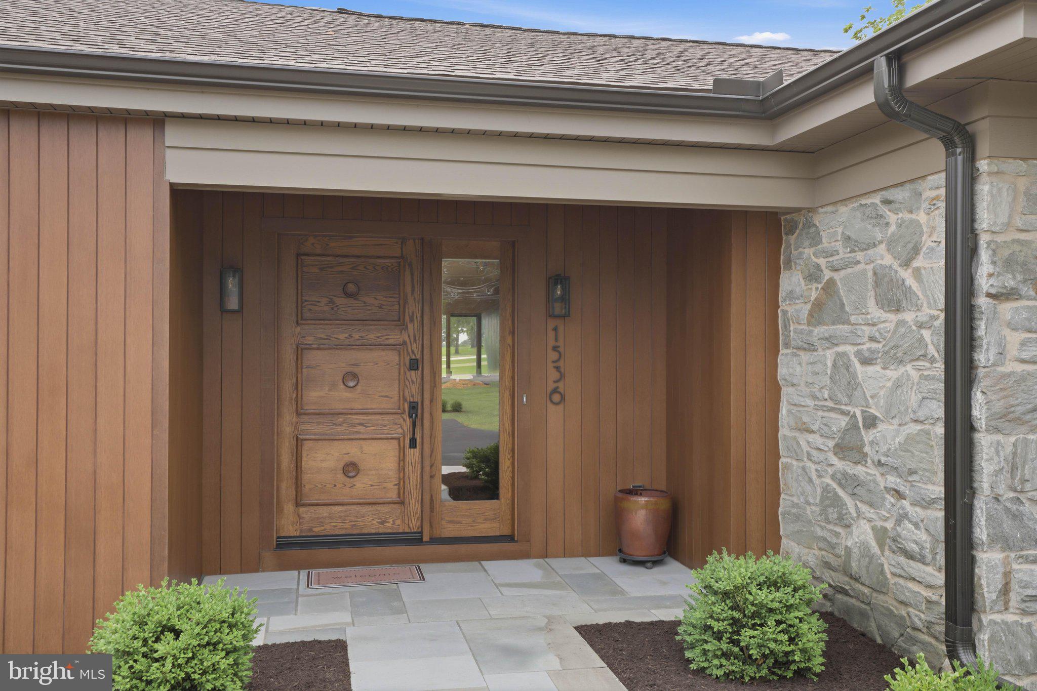 1536 NEW HOLLAND PIKE